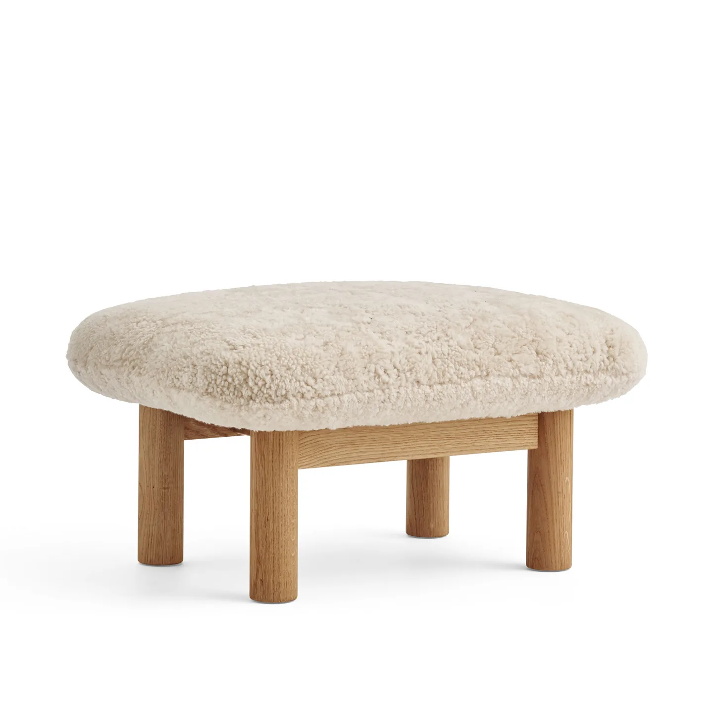 Audo Copenhagen - Brasilia Ottoman Solid Nat Oak Sheepskin Natural - Sittpuffar - Anderssen & Voll - Träfärgad - Läder/Trä/Skum