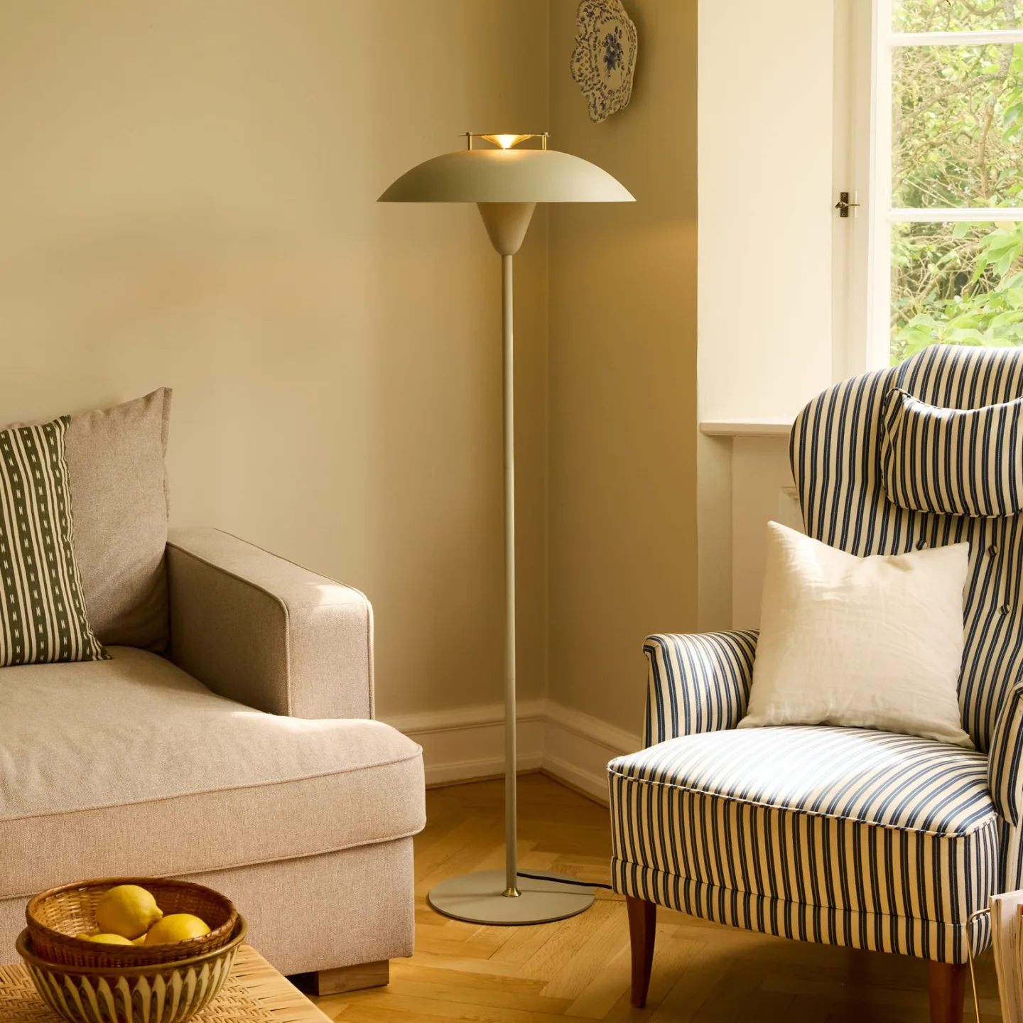 STEPP gulvlampe, creme, højde 140 cm, metal - Halo Design - Stue - Skandinavisk - Med én lyskilde