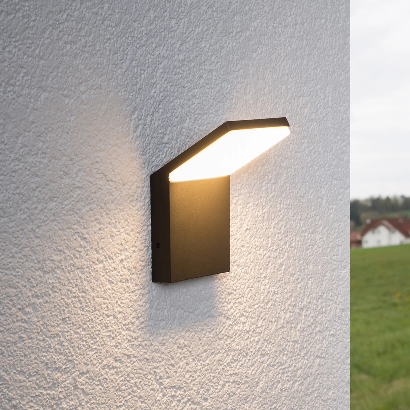 Nevio Udendørs Væglampe Graphite - Lucande - Terrasse - Moderne - Metal - Med én lyskilde