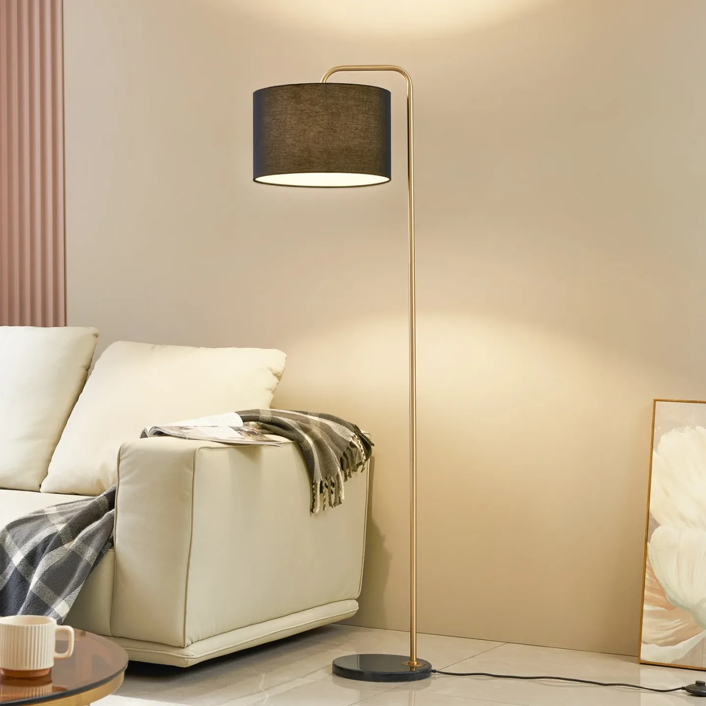 Hillary Stehleuchte Schwarz/Gold - Lindby - Wohnzimmer - Modern - Stoff / Textil - Einflammig