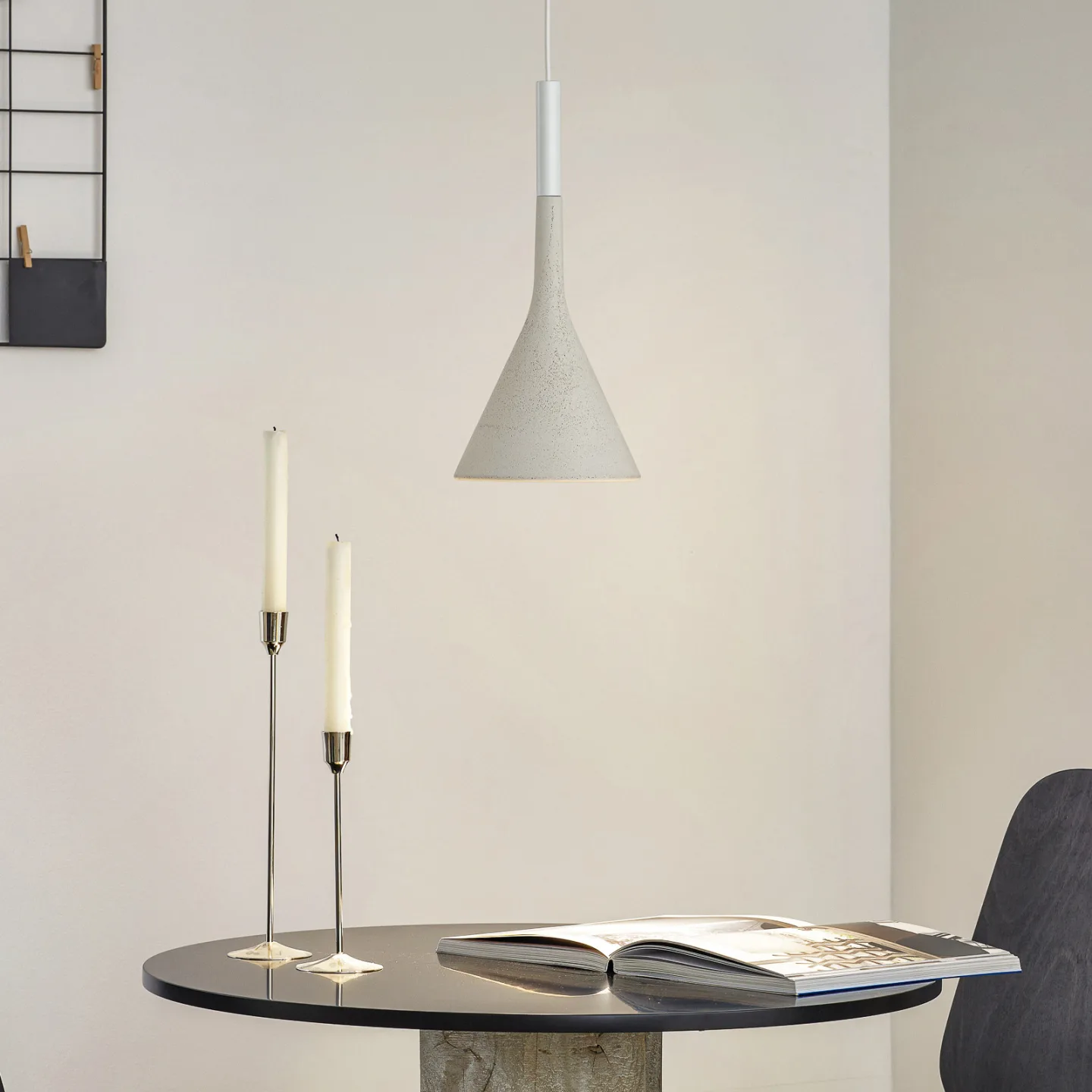 Aplomb Pendelleuchte GU10 weiß - Foscarini - Küche - Design - Beton - Einflammig