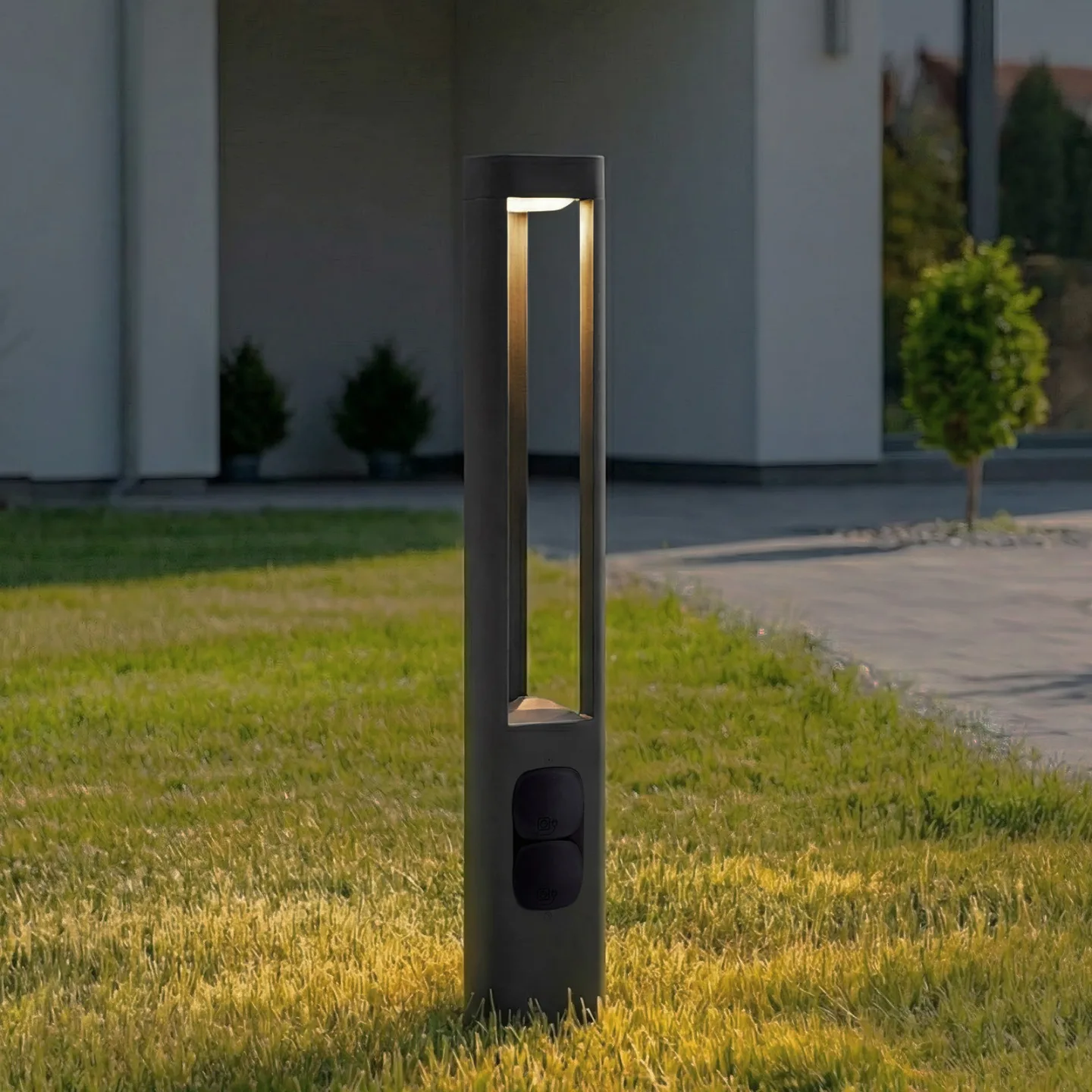 Pirron LED-Wegeleuchte, Steckdose, Höhe 80 cm, IP54 - Lucande - Terrasse - Modern - Metall - Einflammig