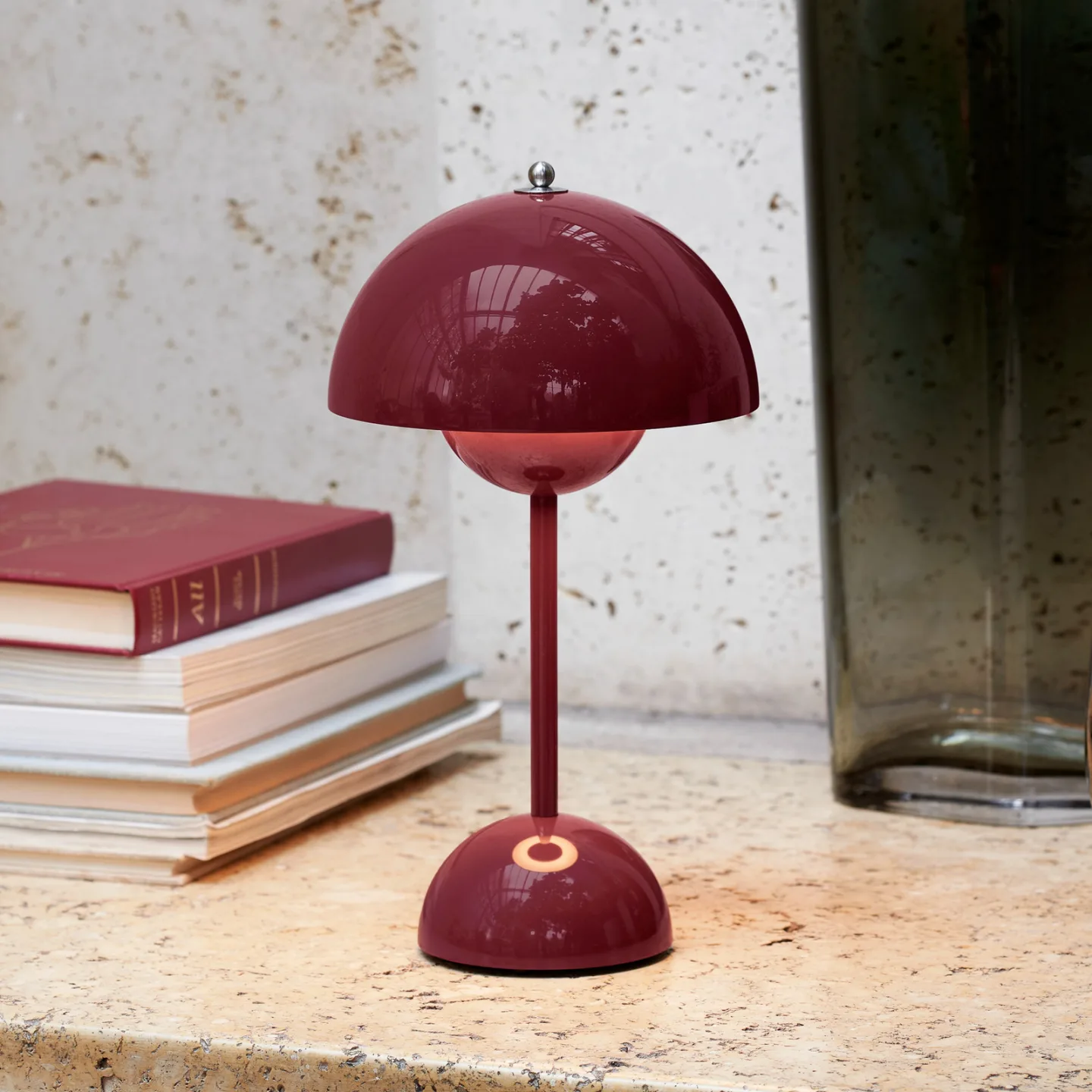 Flowerpot VP9 LED-batteridrevet bordlampe, fiolett - &TRADITION - Stue - Design - Plast - Med skjerm