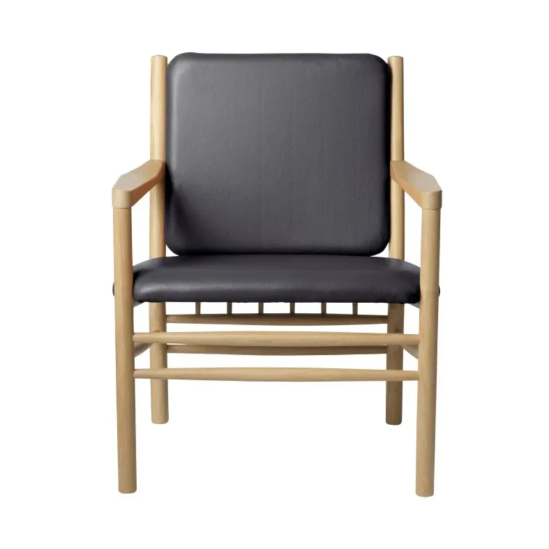 FDB Møbler J147 Sessel Oak nature lacquered-black leather