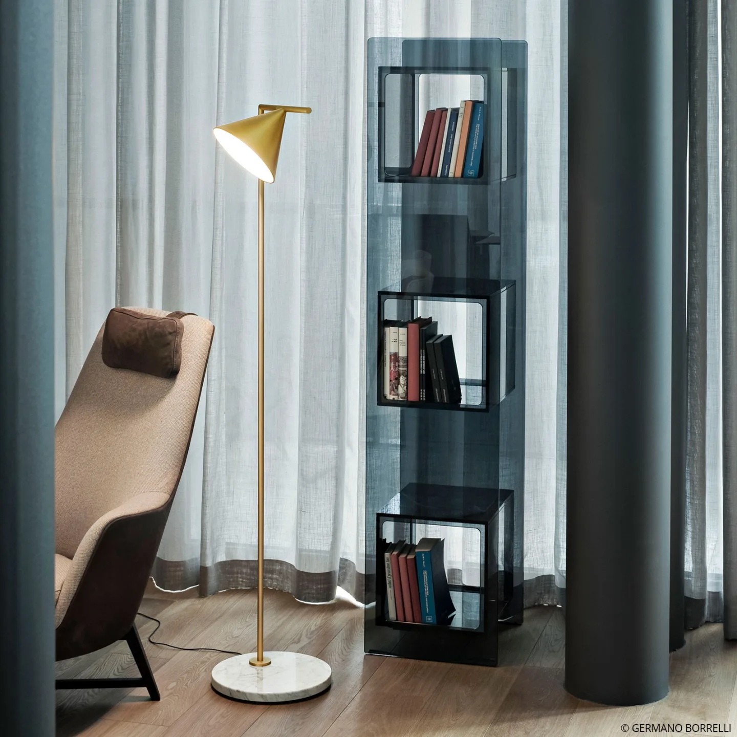 Captain Flint Stehleuchte Messing - Flos - Wohnzimmer - Design - Stein - Einflammig