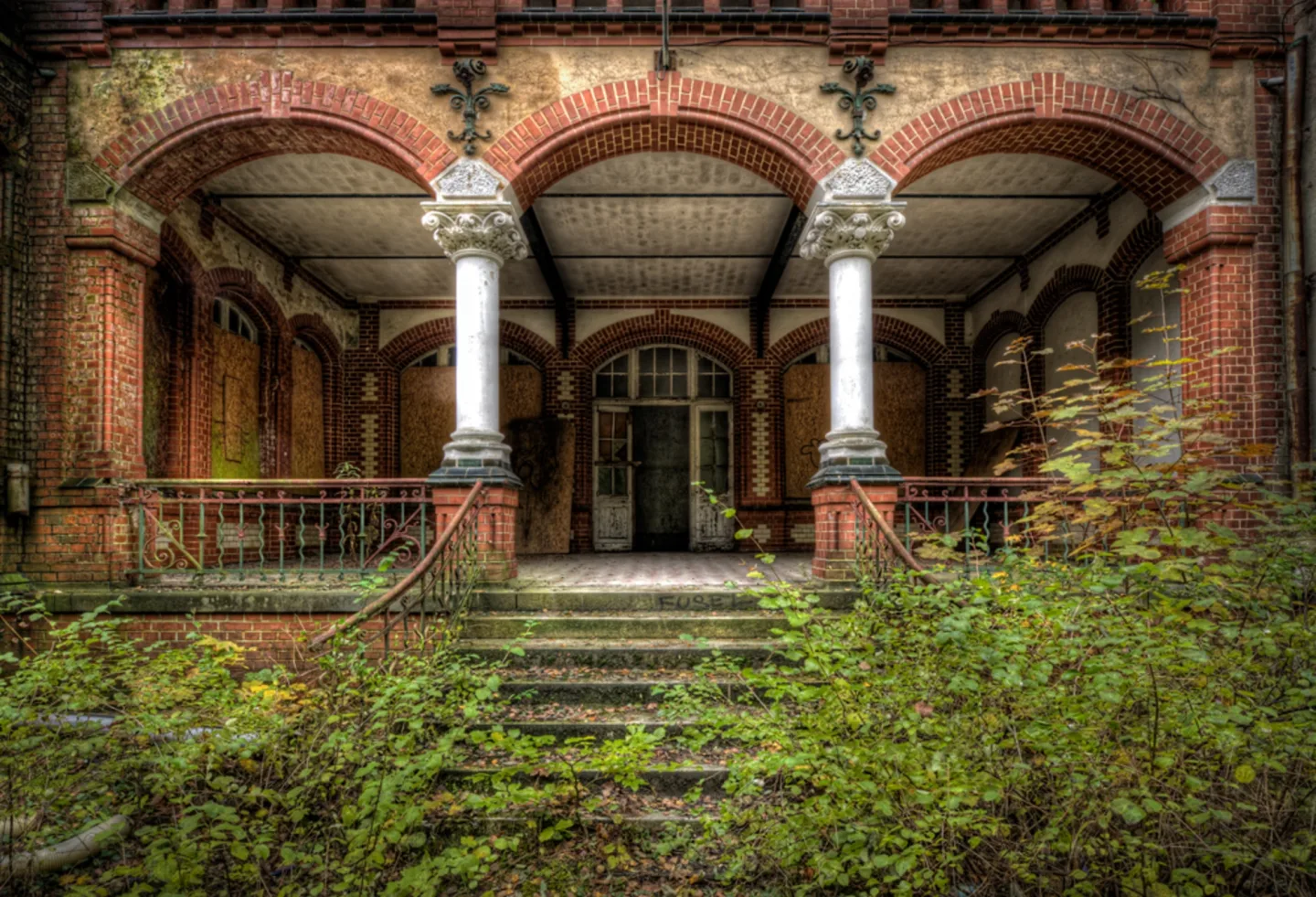 image LAND Alubild Lost Place | Schubiger Möbel