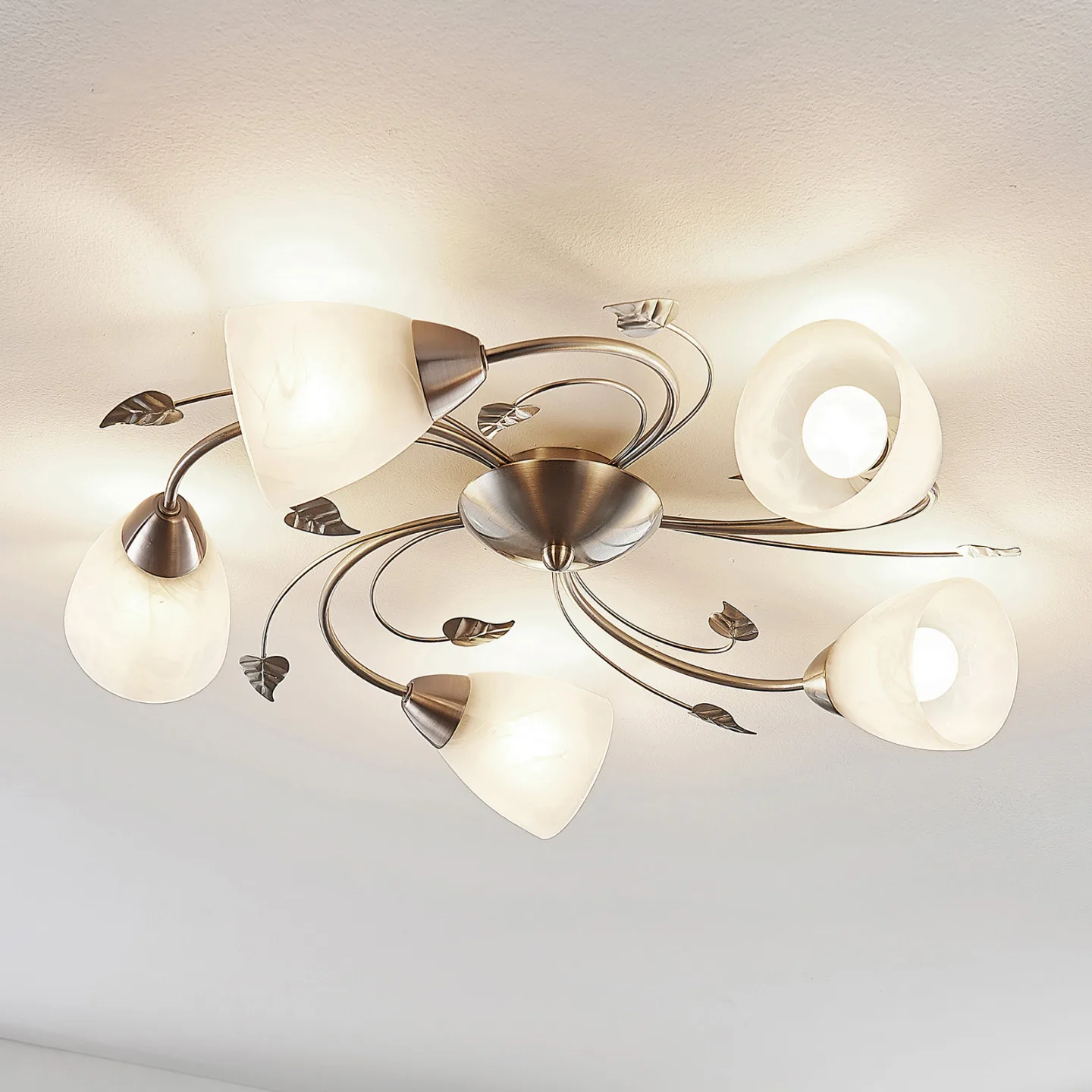 Yannie 5 Loftlampe Nickel/Opal - Lindby - Stue - Antik - Metal - Med flere lyskilder