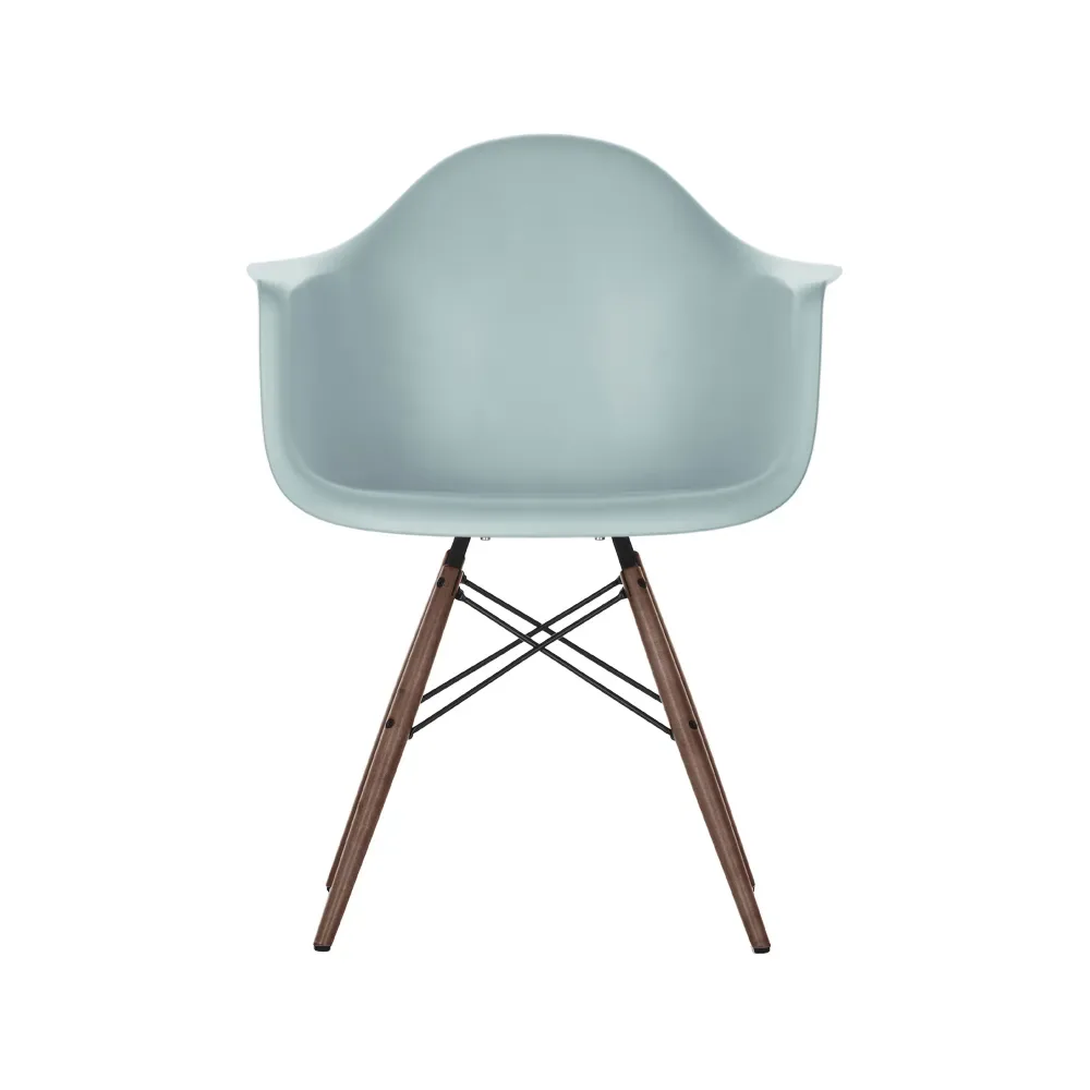 Vitra Eames Plastic Armchair RE DAW stol 23 ice grey-dark maple