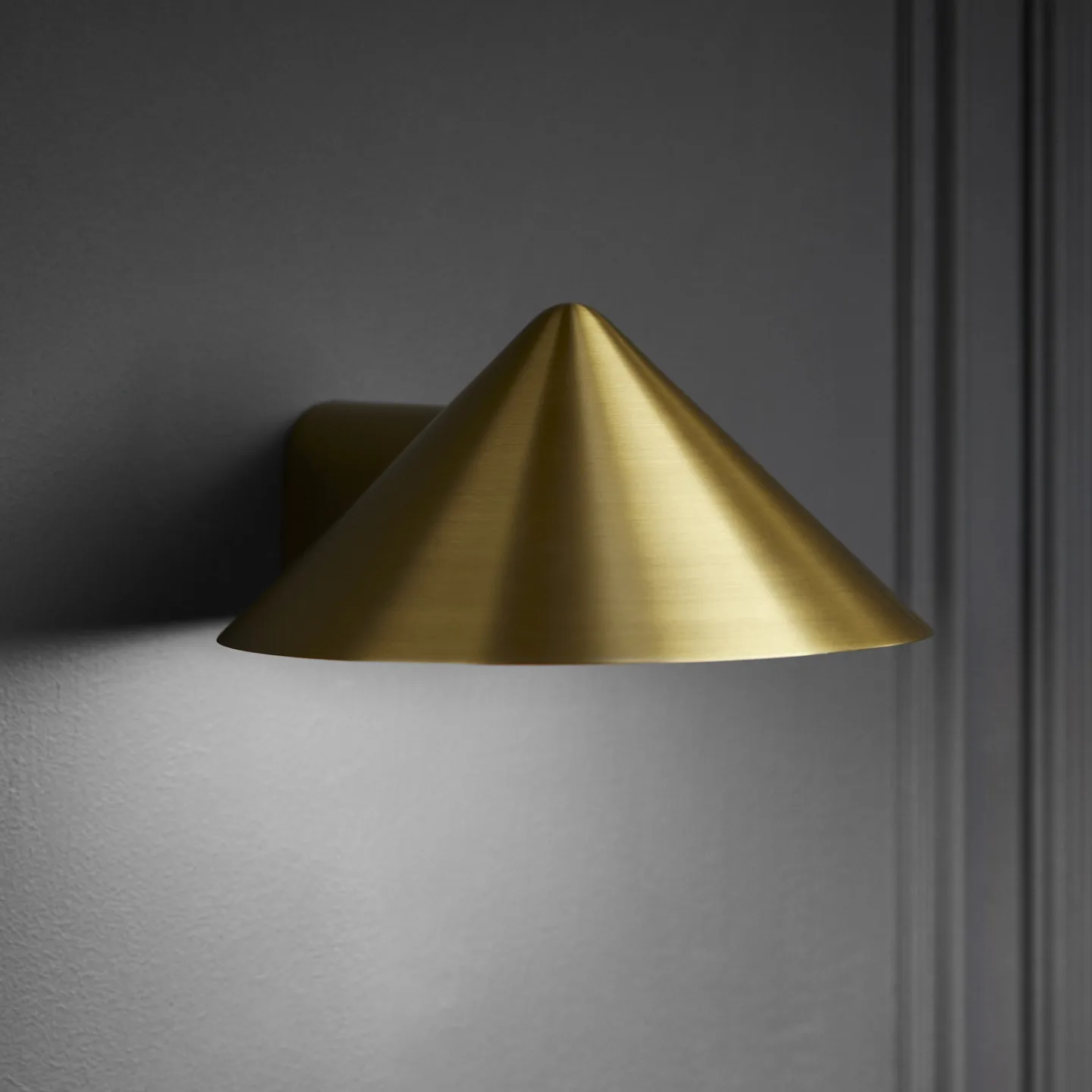 Grasp LED-væglampe med batteri, magnetisk. Pære – FRANDSEN - Stue - Design - Rustfrit stål - Med én lyskilde