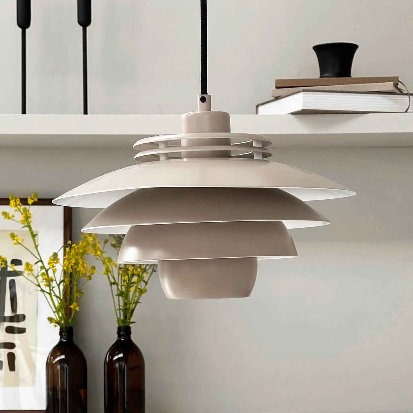 Ejka Mini Taklampa Beige - Dyberg Larsen - Vardagsrum - Design - Metall - Med en ljuskälla