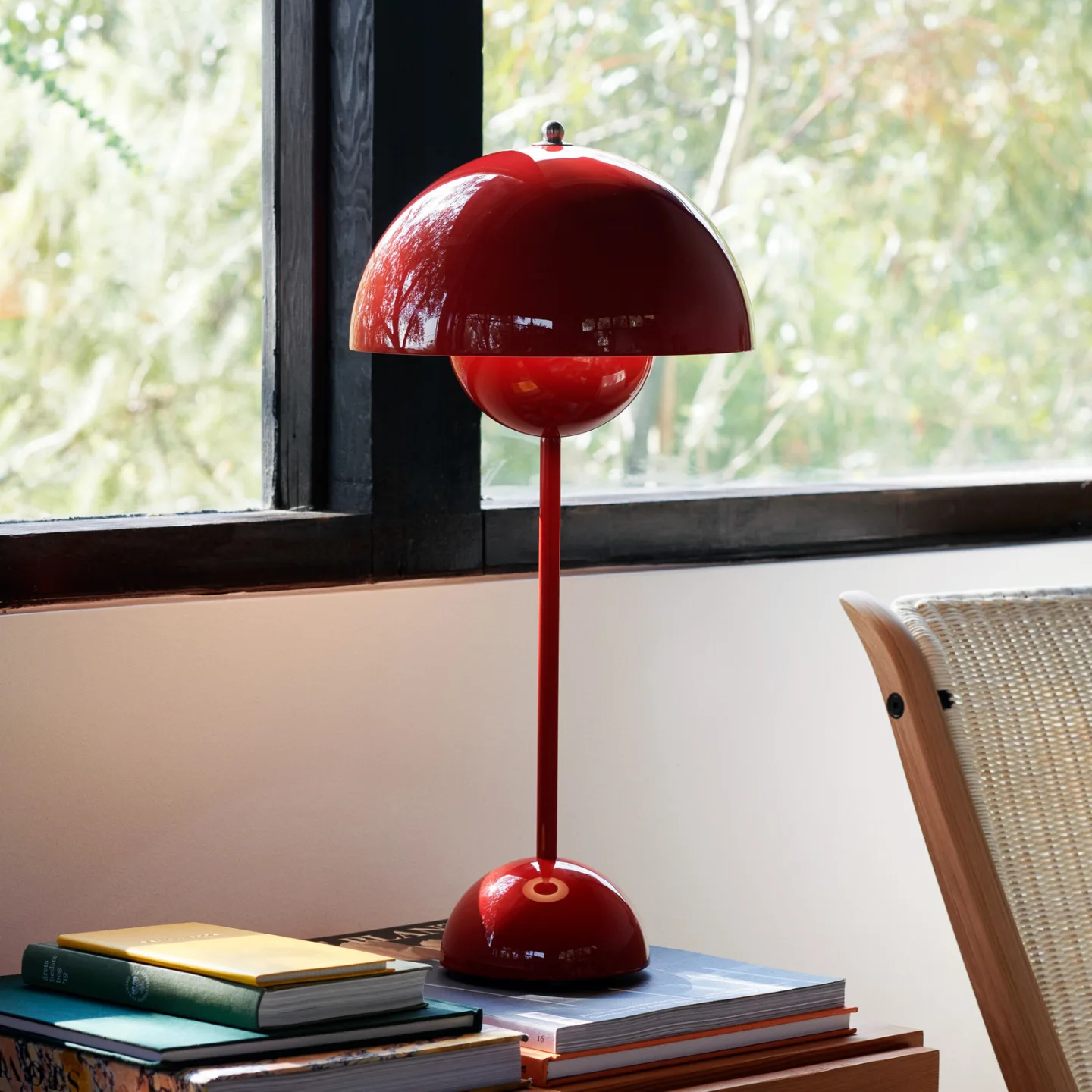 Flowerpot VP3 bordlampe, cinnoberrød, 50 cm - &TRADITION - Stue - Design - Metall - Med en lyskilde