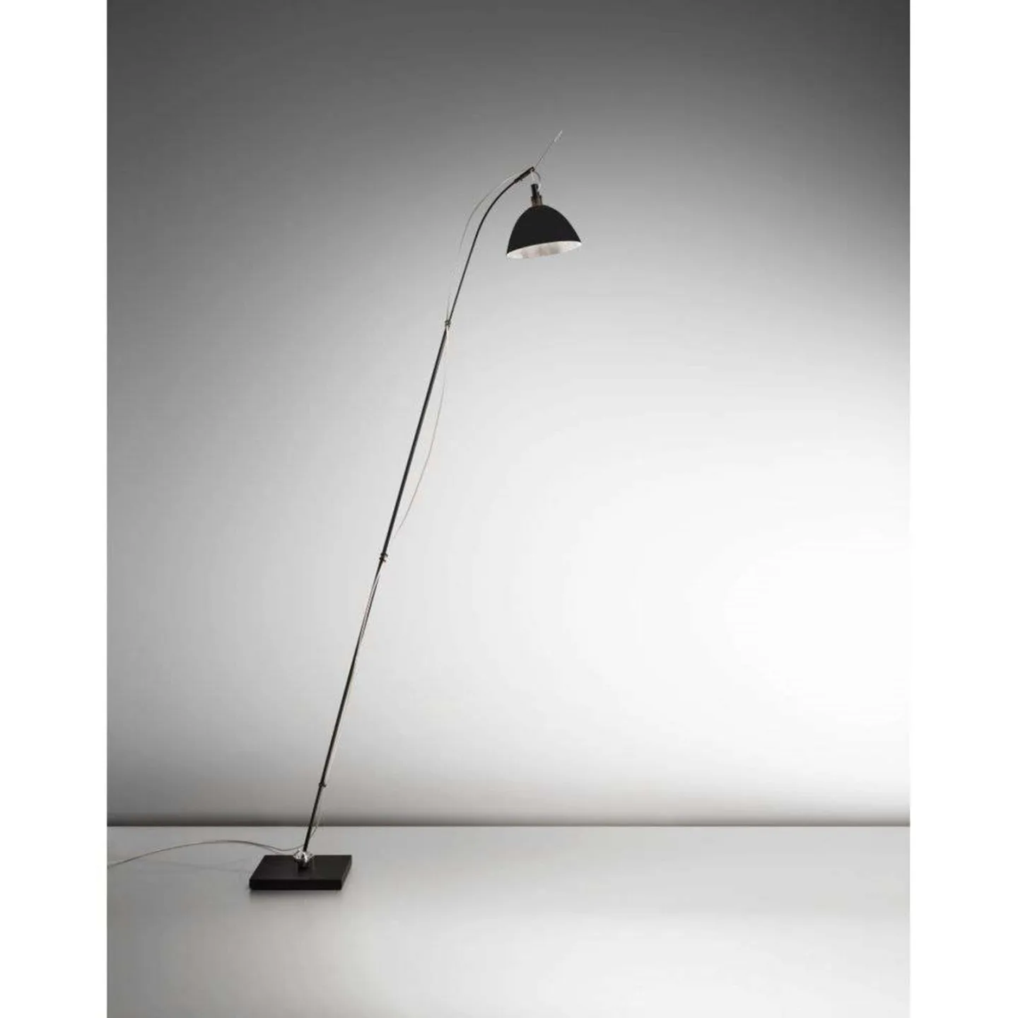 Max. Floor LED Golvlampa Black - Ingo Maurer - Vardagsrum - Aluminium