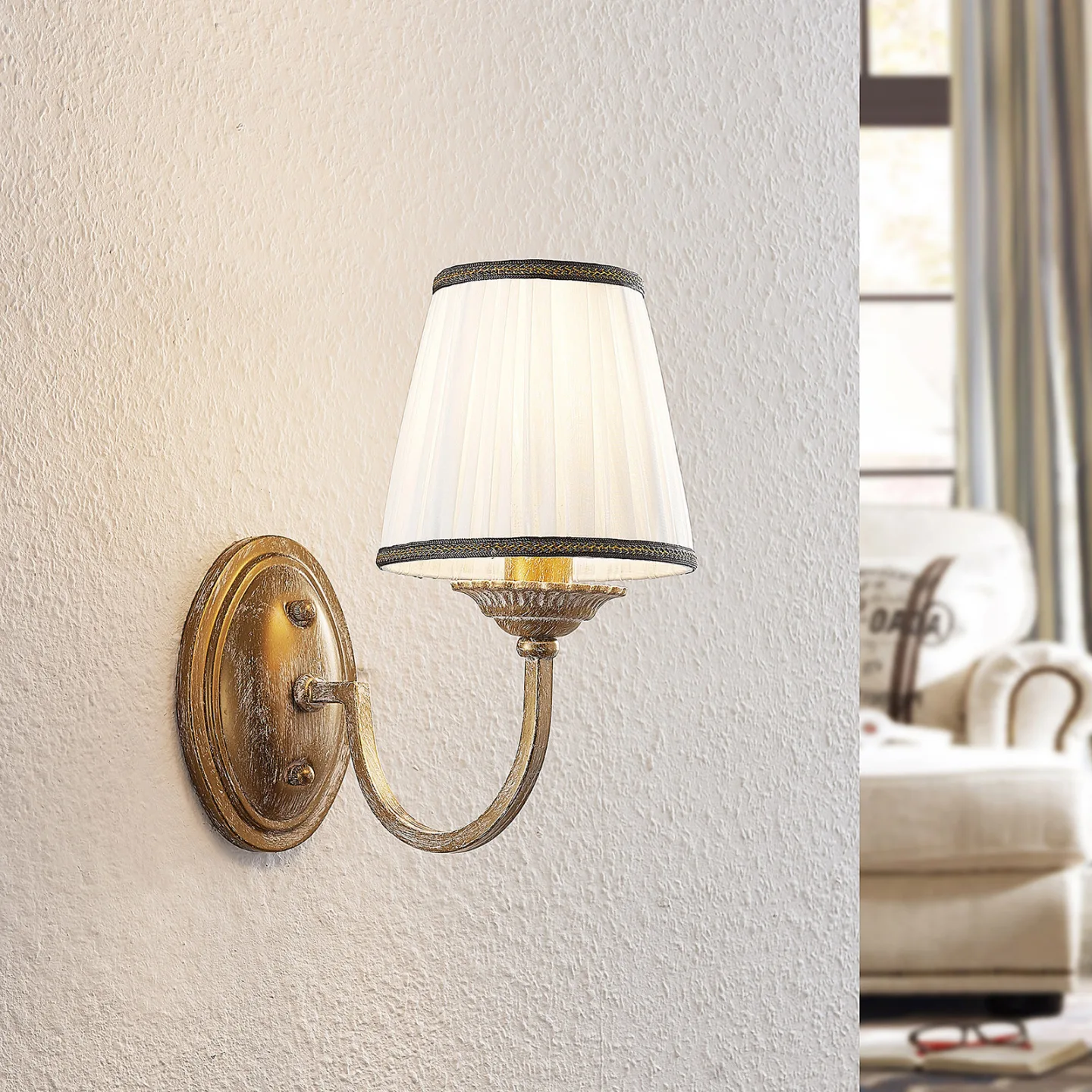 Lumiel Wandleuchte Antique Brass/Cream - Lindby - Wohnzimmer - Landhaus / Rustikal - Stoff / Textil - Einflammig