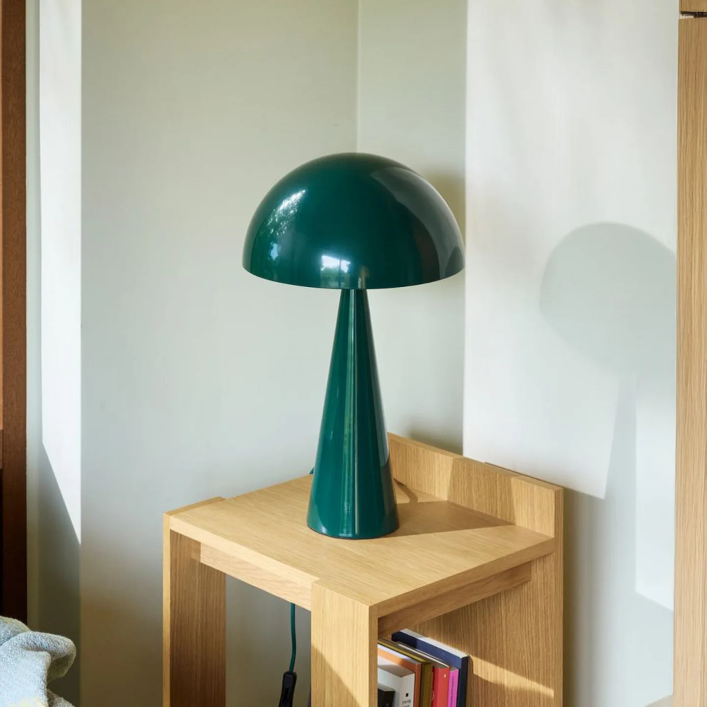 Mush bordslampa, mörkgrön, metall, höjd 50 cm - HÜBSCH - Vardagsrum - Modern - Med en ljuskälla
