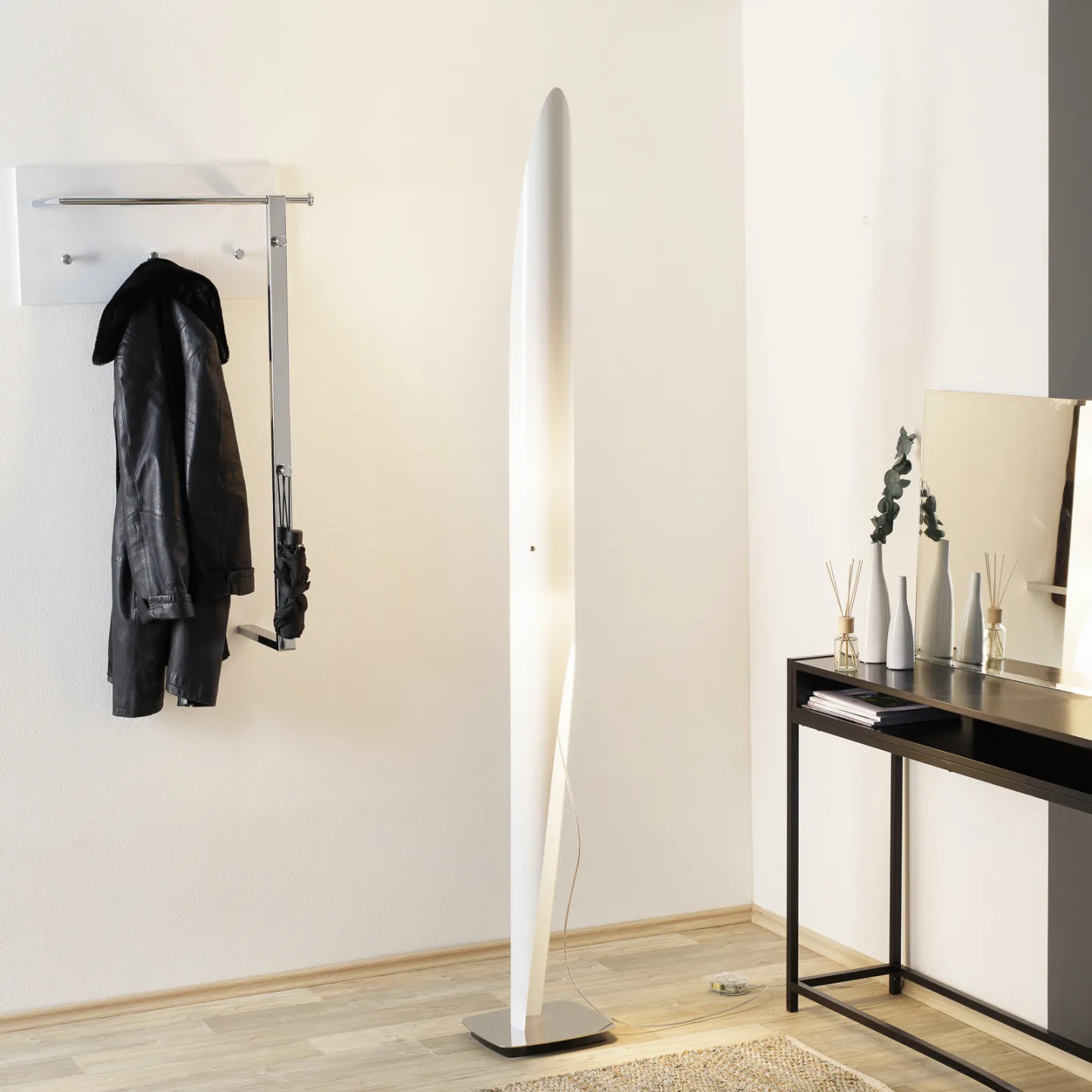 Shakti 200 Stehleuchte White/Polished - KDLN - Wohnzimmer - Design - Kunststoff - Einflammig