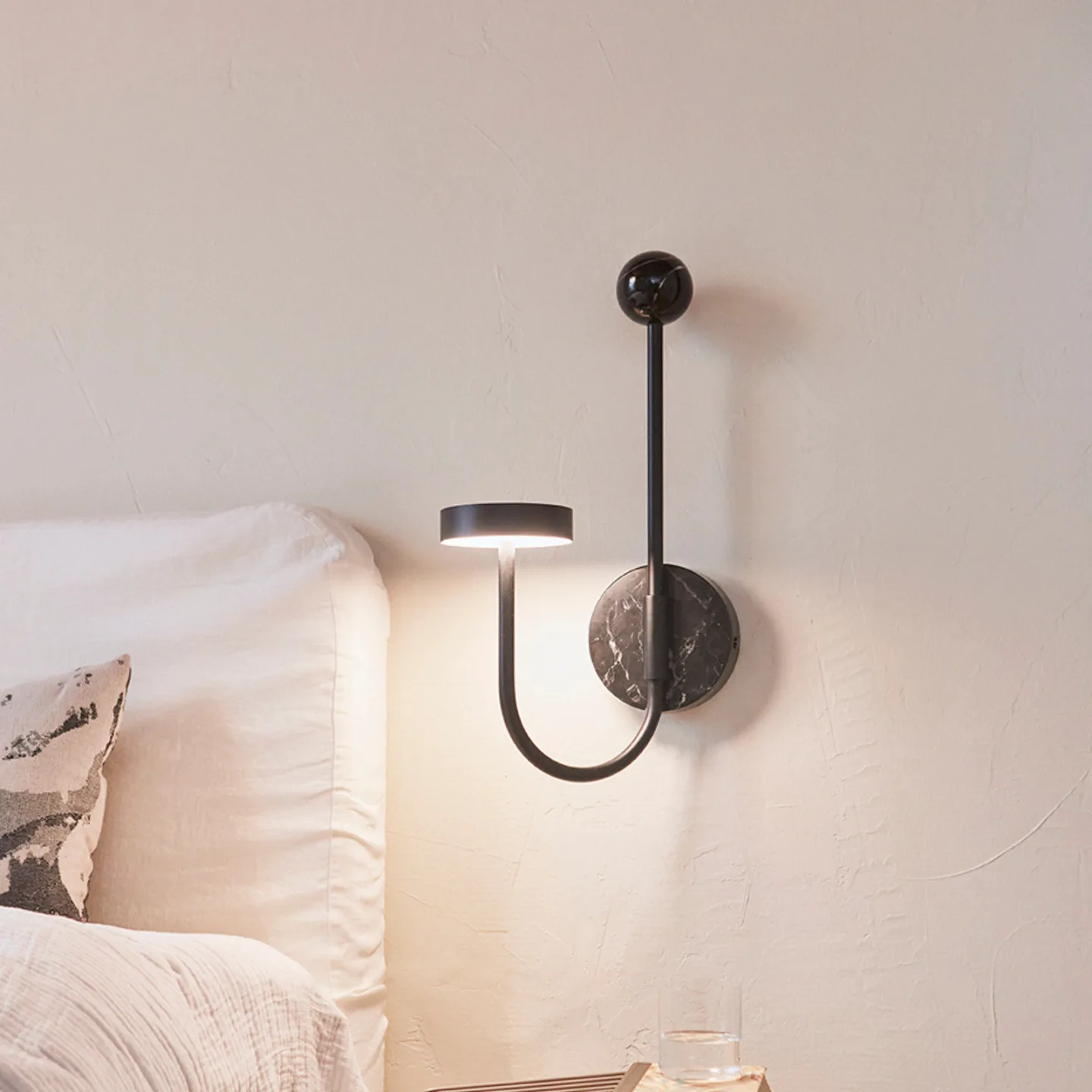 Grasil Wandleuchte Schwarz/Schwarz - AYTM - Wohnzimmer - Design - Metall - Einflammig