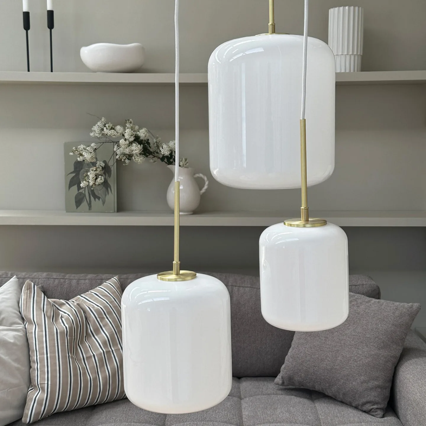 Silvia 20 Pendelleuchte Opal/Brass - Dyberg Larsen - Wohnzimmer - Design - Glas - Mit Schirm