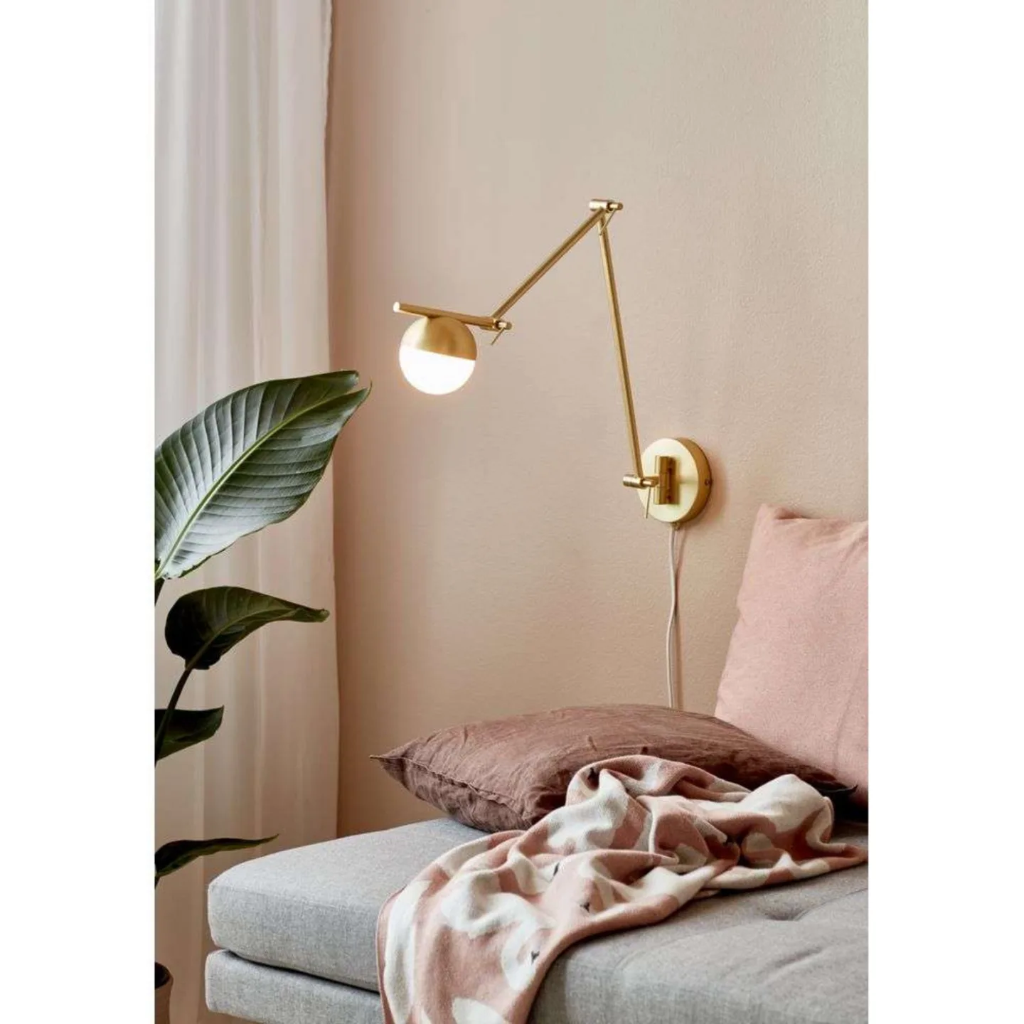 Contina Vegg-/Taklampe Brass - Nordlux - Stue - Metall