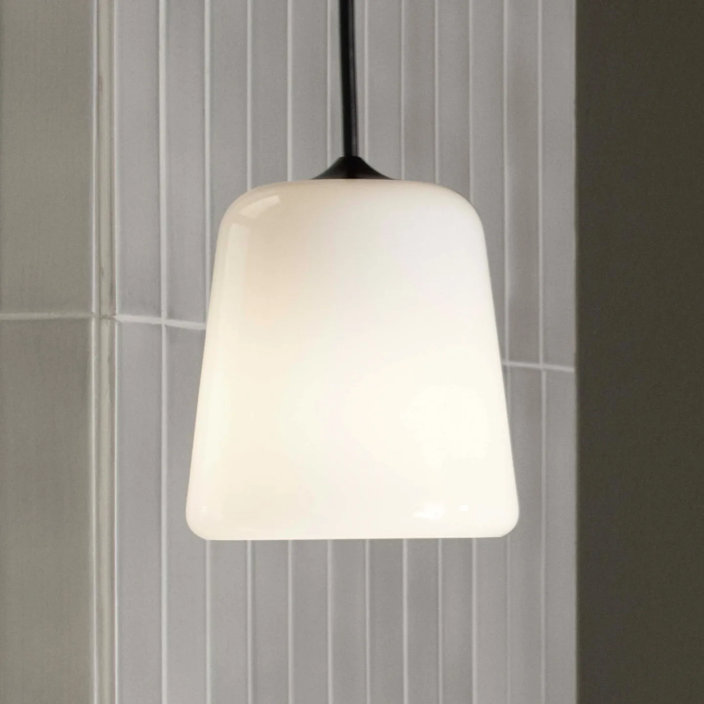 Material Pendelleuchte White Opal Glass - New Works Material New Edition - Wohnzimmer - Design - Einflammig