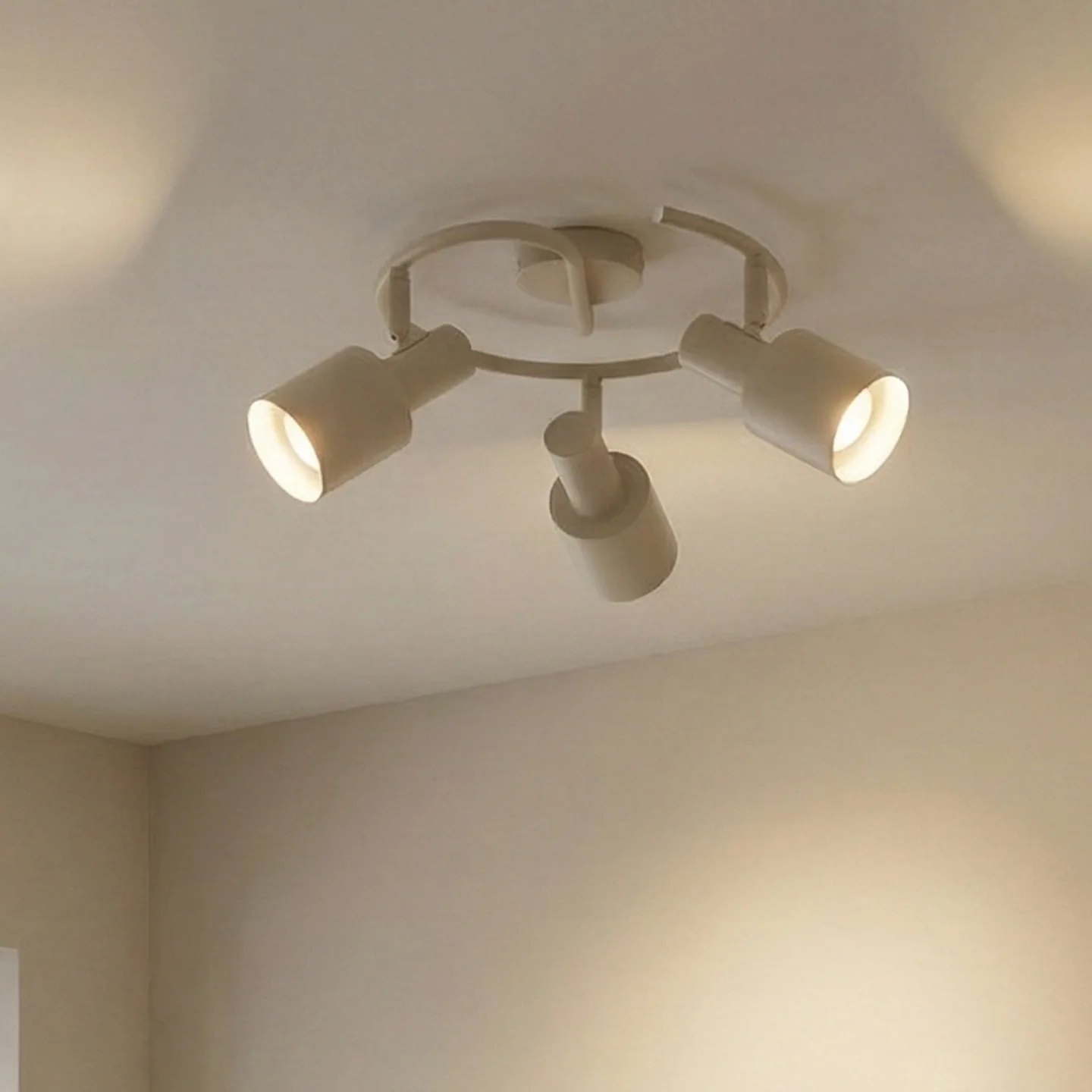 Ovelia 3 Round Taklampe Beige - Lindby - Stue - Moderne - Metall - Med flere lyskilder