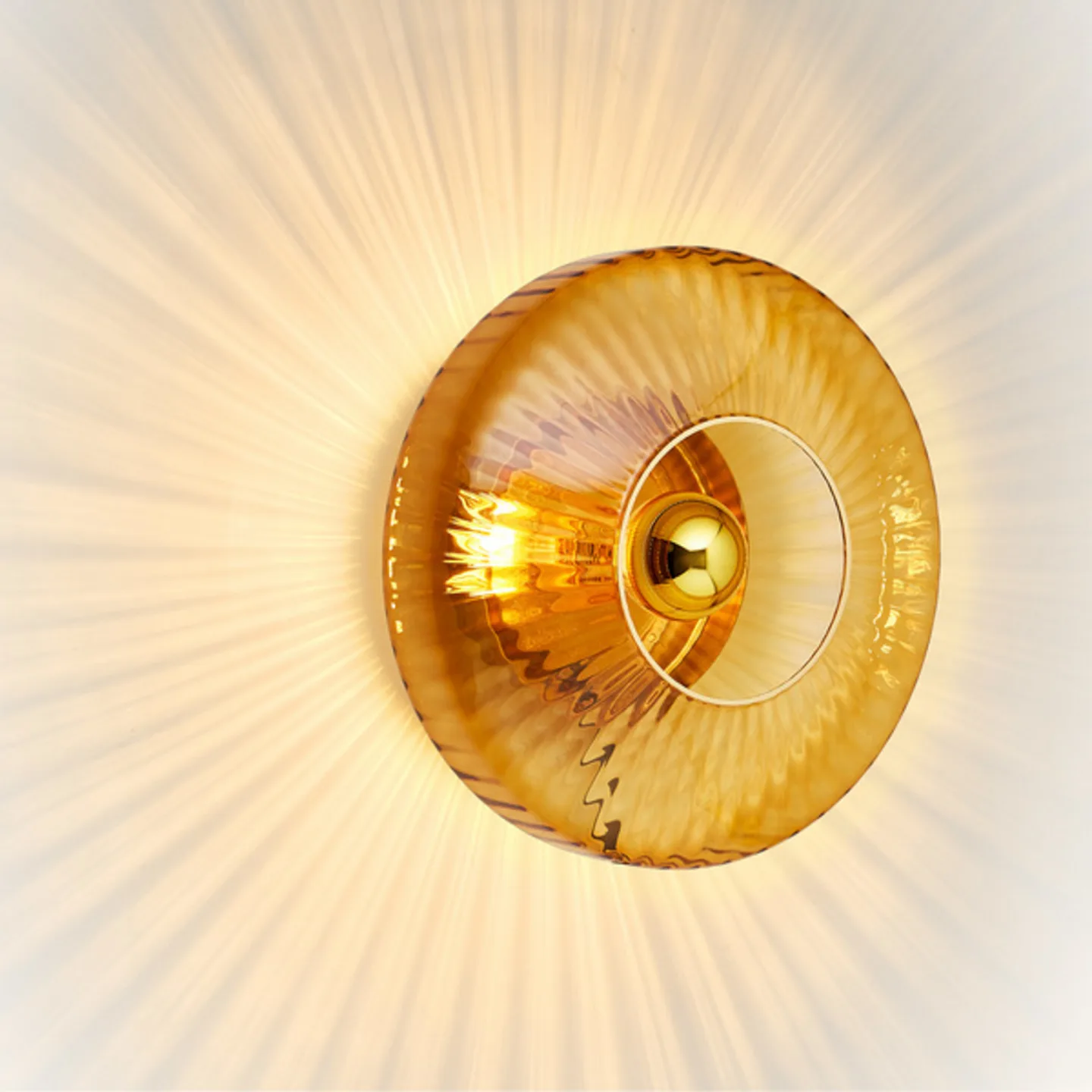 New Wave Optic Vegglampe XL Amber - Design By Us