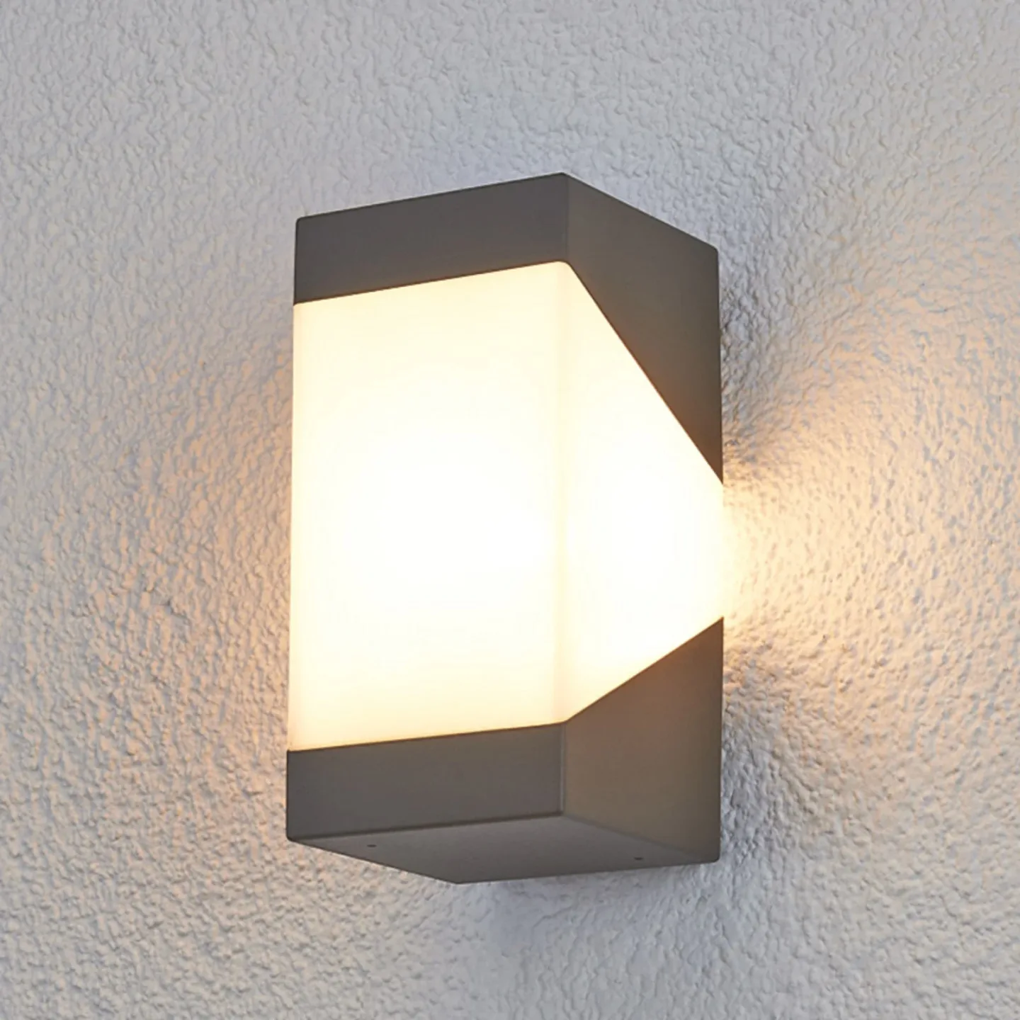 Kiran Utendørs Vegglampe Graphite - Lucande - Terrasse - Moderne - Aluminium - Kantet