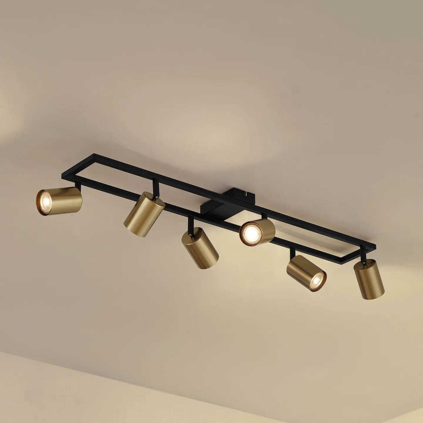 Bravius Deckenstrahler, messing, 6-flammig, Eisen - Lindby - Wohnzimmer - Modern - Metall - Mehrflammig