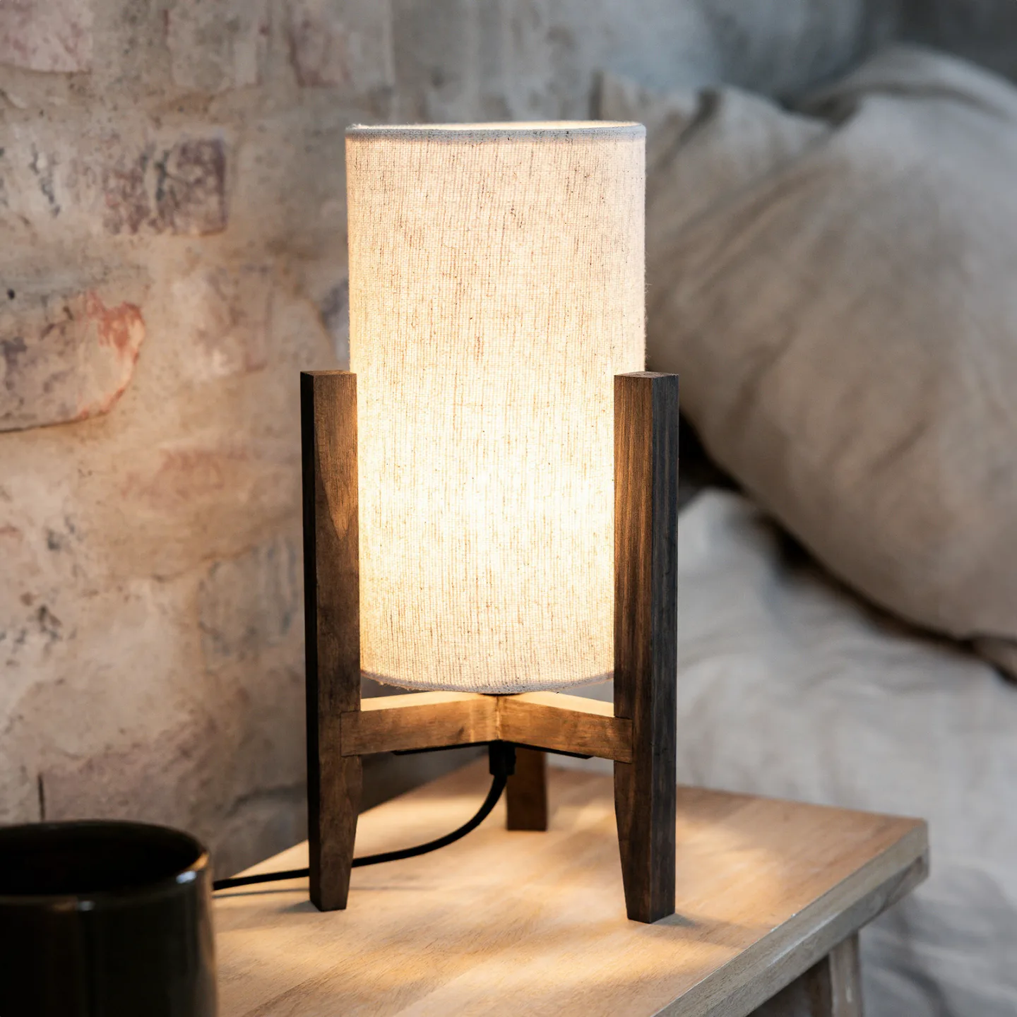 Eruca 1 bordlampe H34 valnød/beige - Markslöjd - Stue - Skandinavisk - Træ - Med skærm