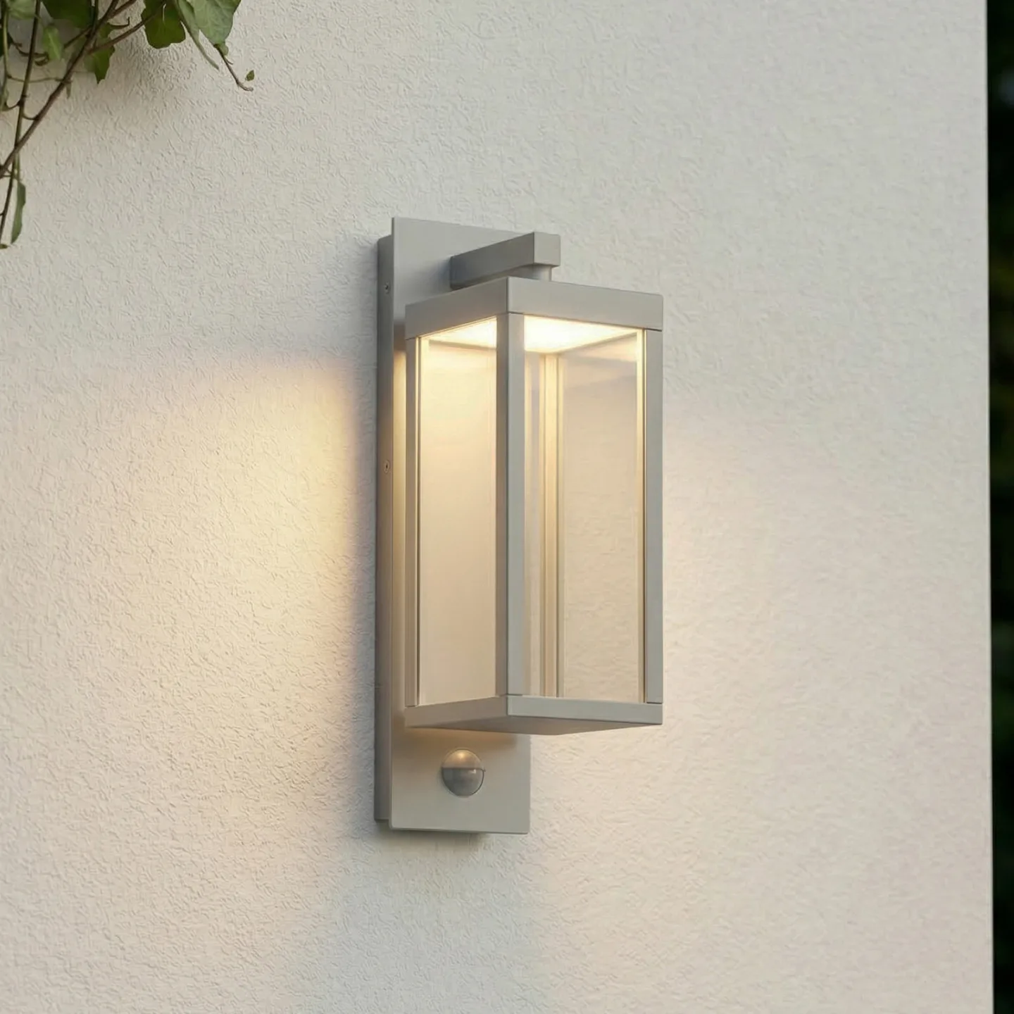 Ferdinand LED-utomhusvägglampa, med sensor, stengrå – Lucande - Modern - Aluminium - Vinklad