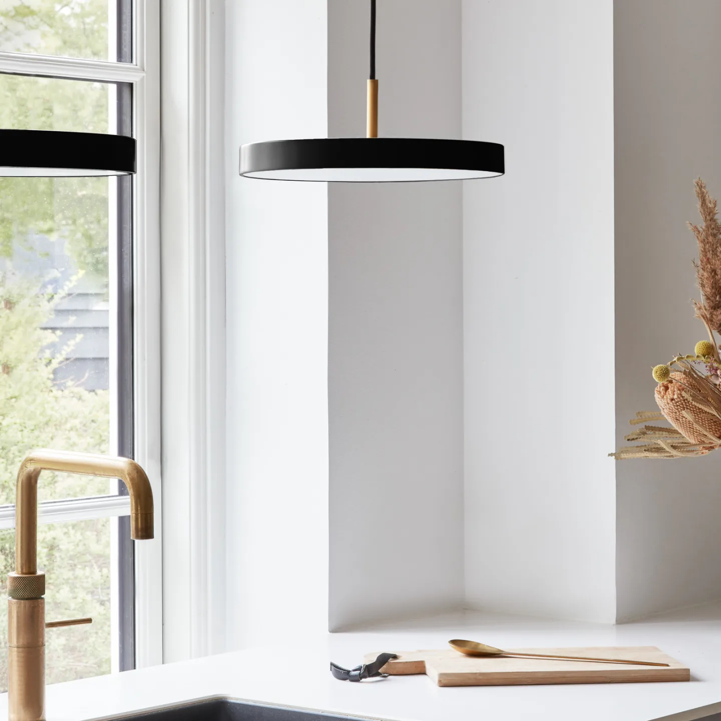 Asteria Pendelleuchte Mini Black - UMAGE Asteria mini - Wohnzimmer - Design - Metall - Einflammig