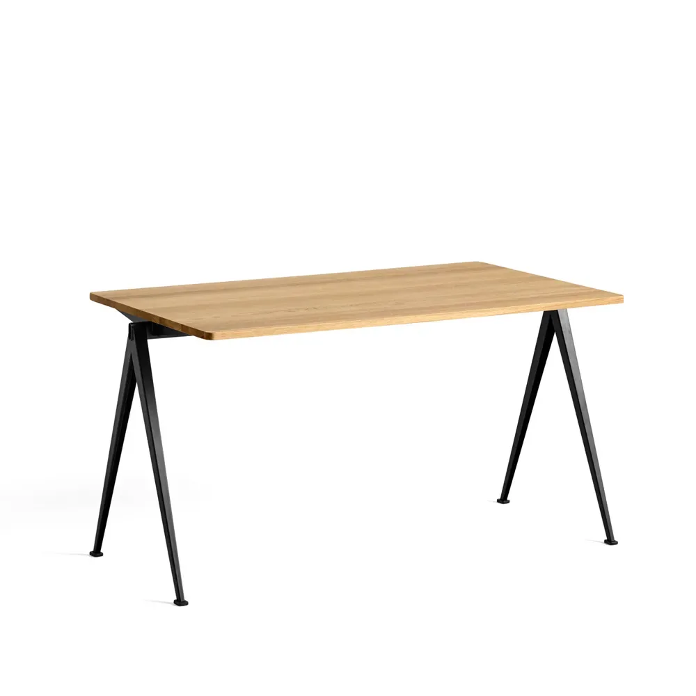 HAY Pyramid 01 Schreibtisch Oak clear lacquer-140x75cm-schwarzes Stahlgestell