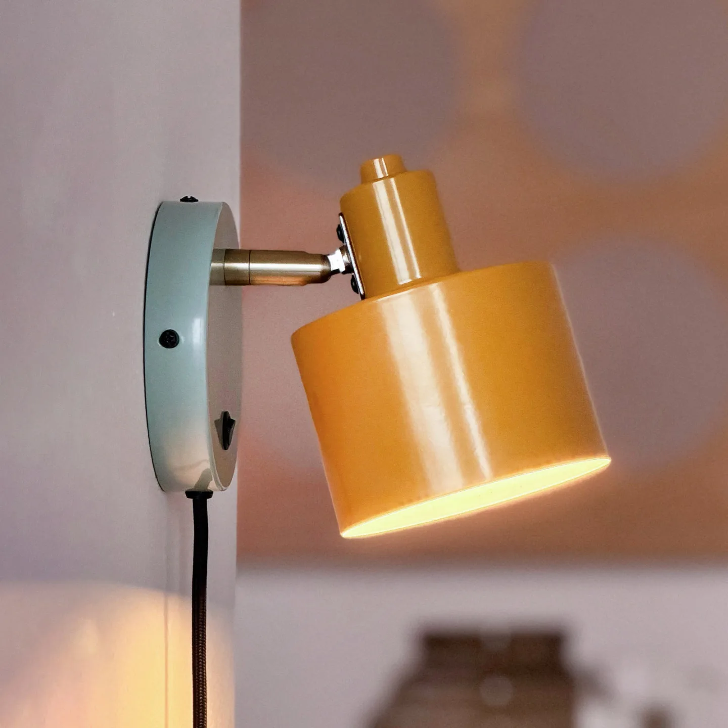 Ocean vegglampe, karri/turkis, utstikk 21 cm, Dyberg Larsen - Stue - Skandinavisk - Metall - Rund
