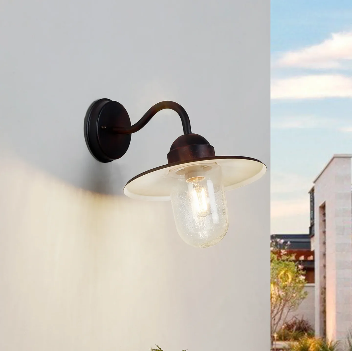 Filip Udendørs Væglampe Rust - Lindby - Terrasse - Moderne - Metal - Med én lyskilde