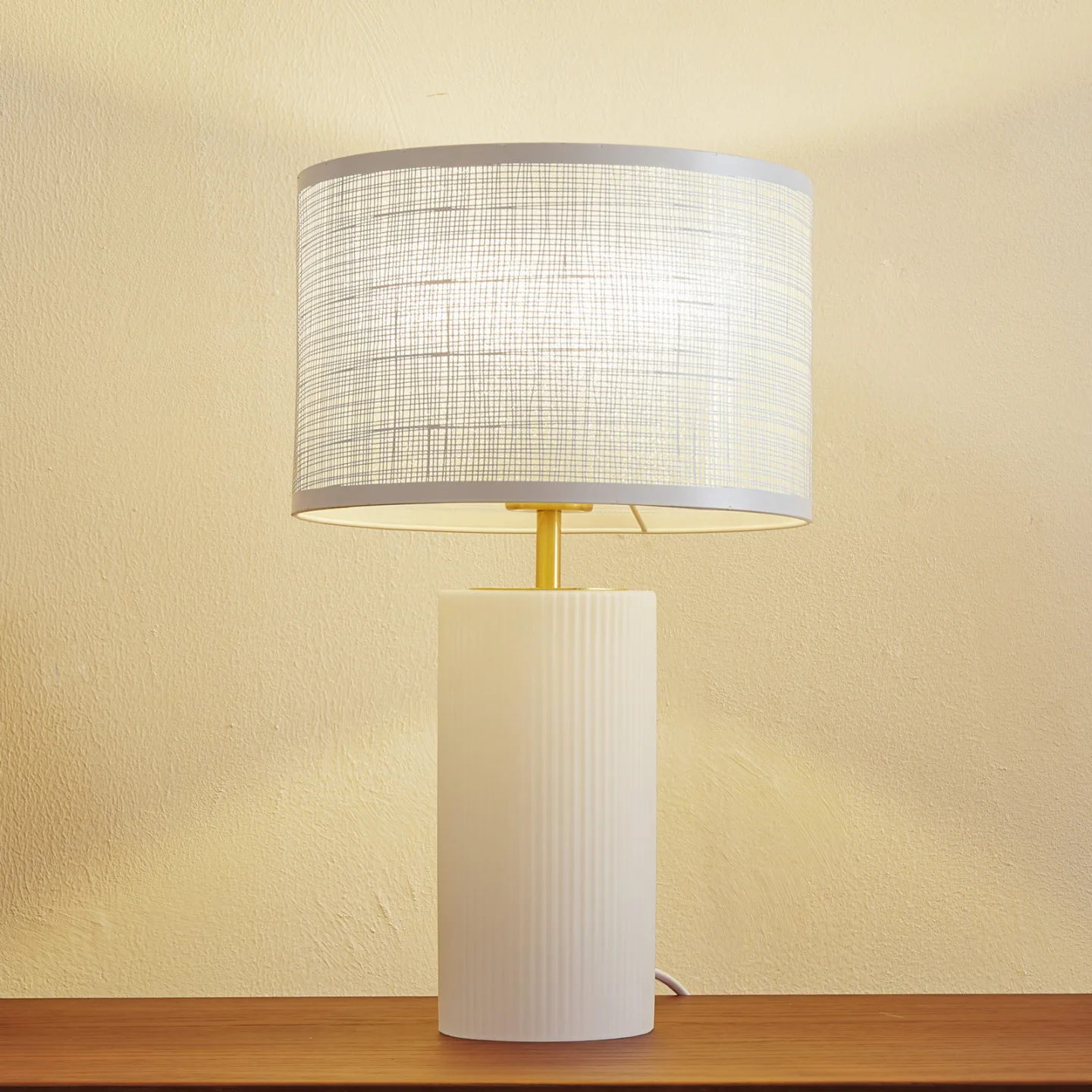 Sorscha Bordslampa Vit - Lindby - Vardagsrum - Modern - Metall - Med en ljuskälla