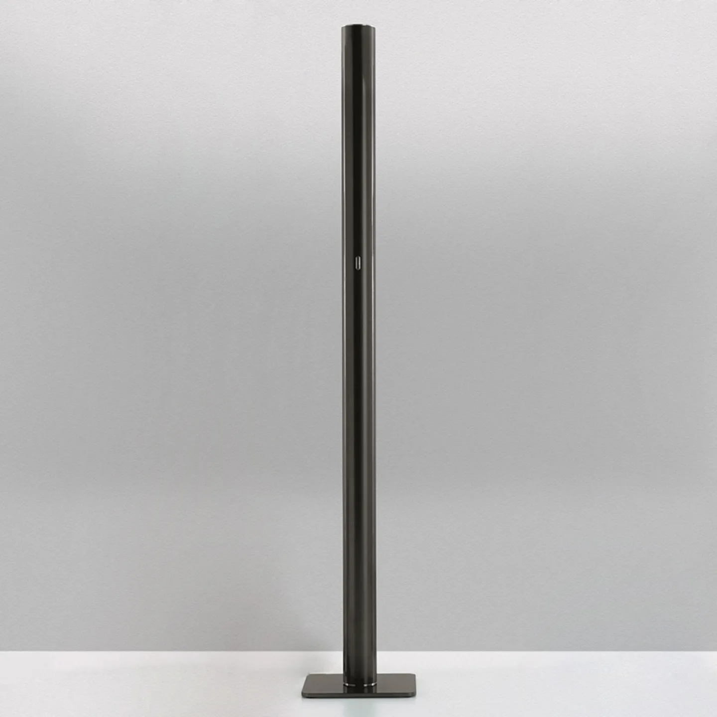 Ilio Gulvlampe 2700K Black - Artemide - Stue - Design - Metal