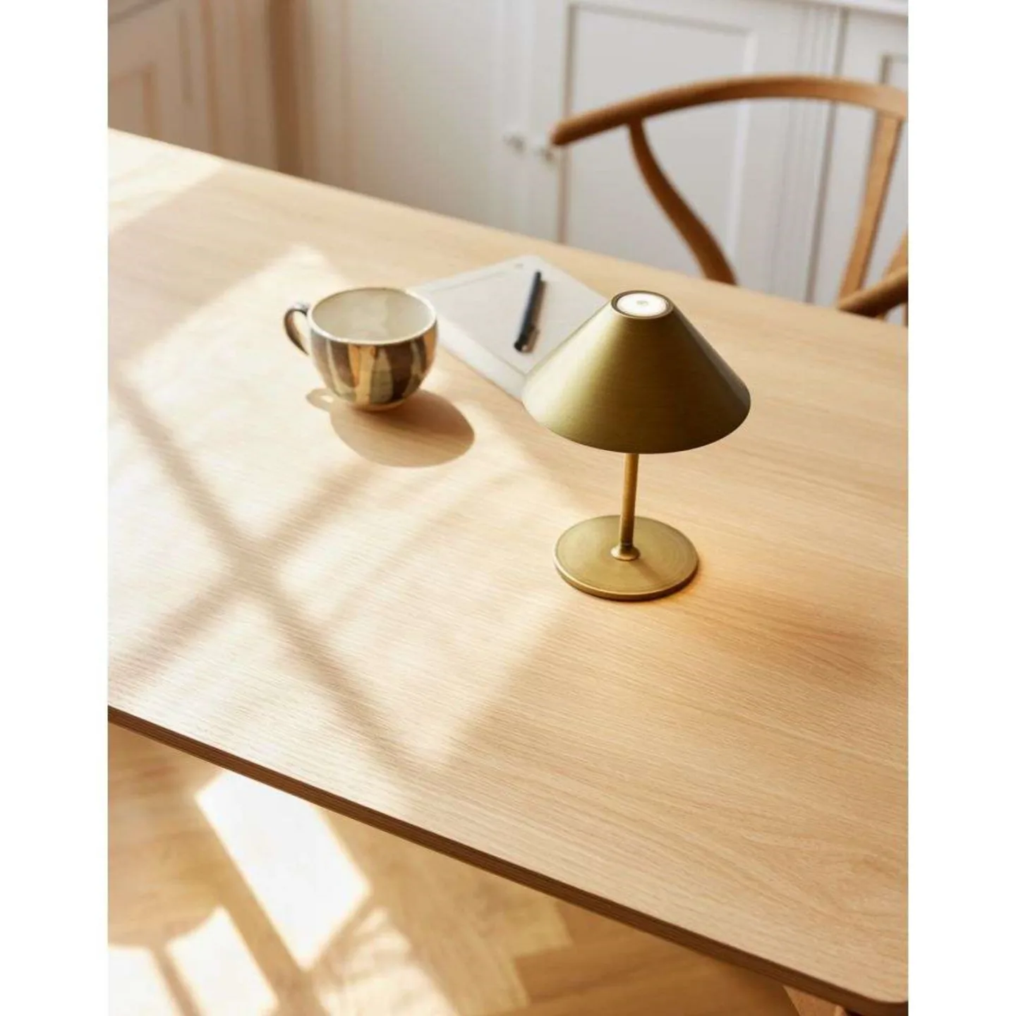 Hygge Portable Tischleuchte Antique Brass - Halo Design - Wohnzimmer - Metall