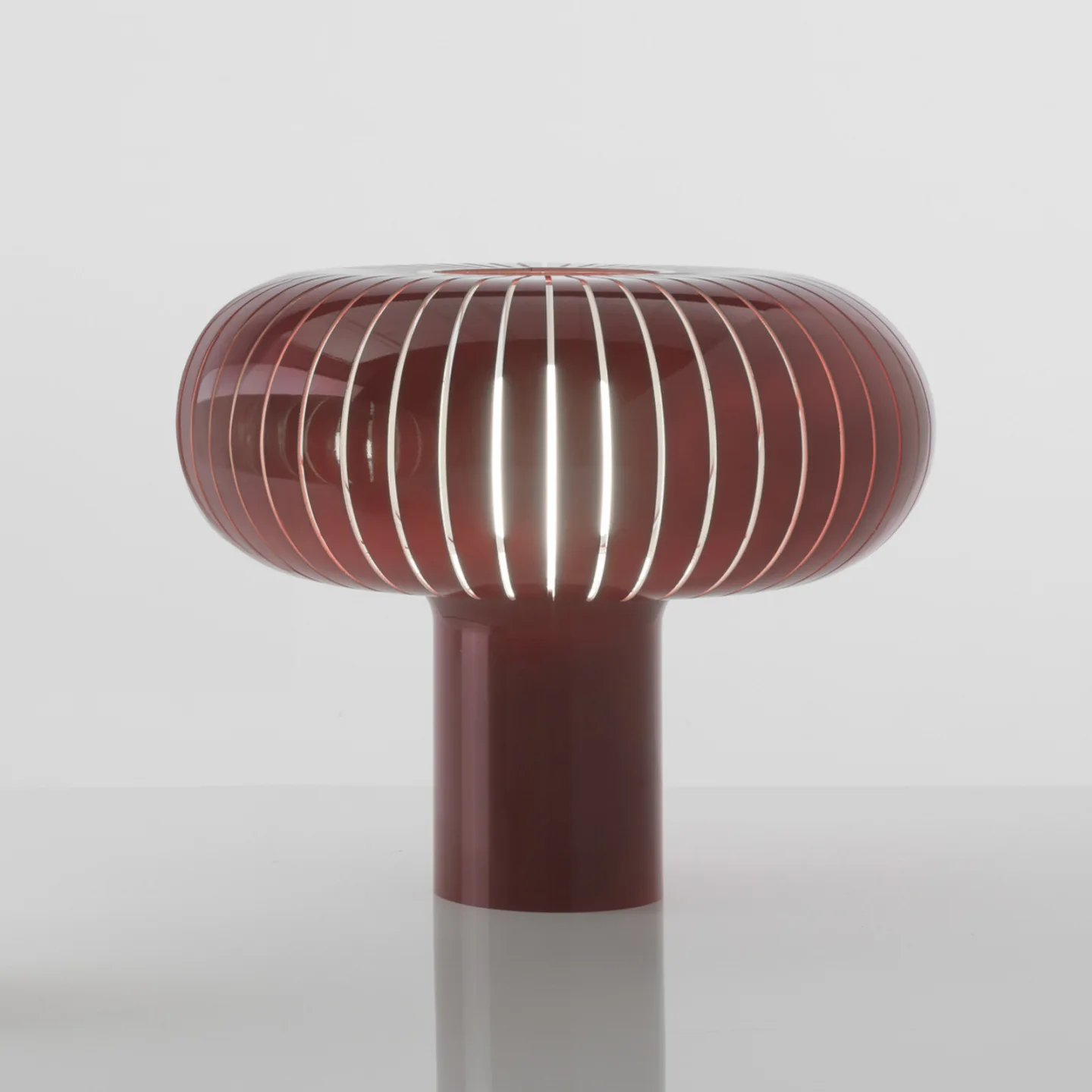 Teresa Tischleuchte Burgundy - Kartell - Wohnzimmer - Design - Kunststoff - Mit Schirm