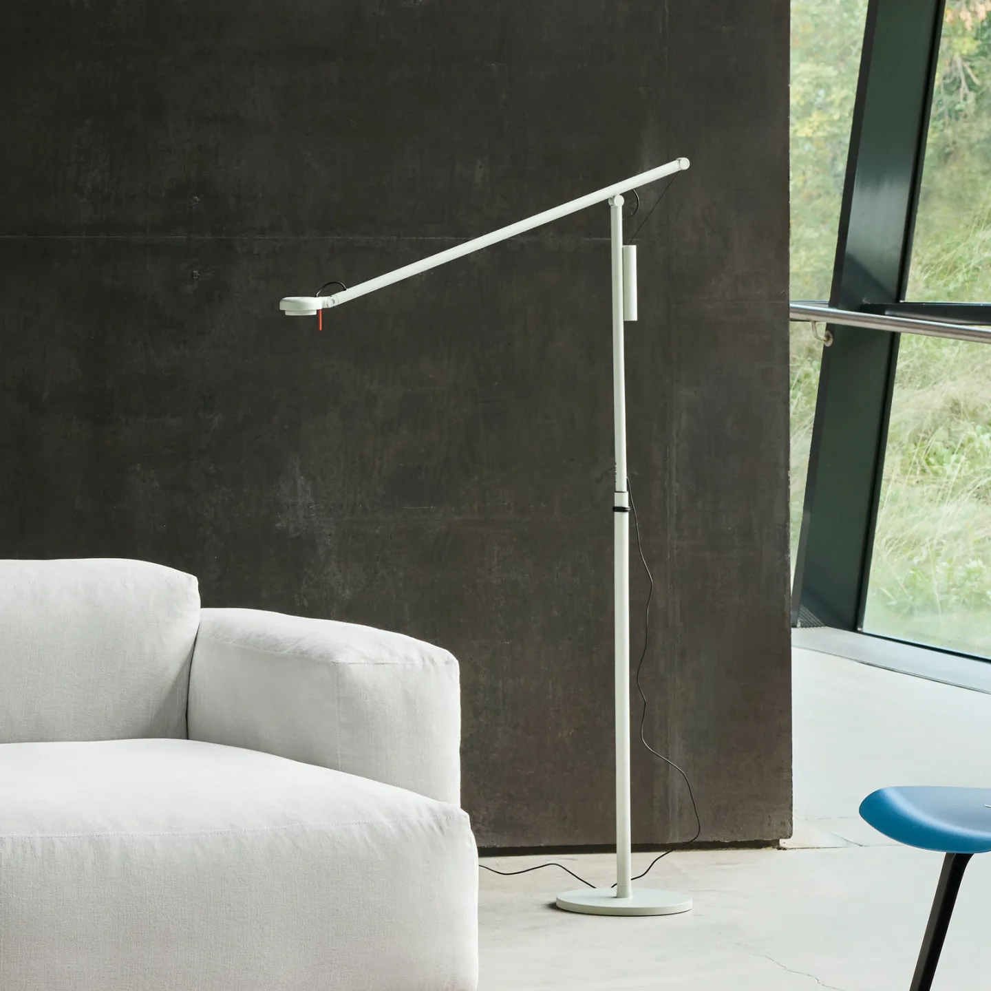 Fifty-Fifty LED-Stehlampe, grau, Höhe 135 cm, dim. - HAY - Wohnzimmer - Design - Aluminium - Einflammig