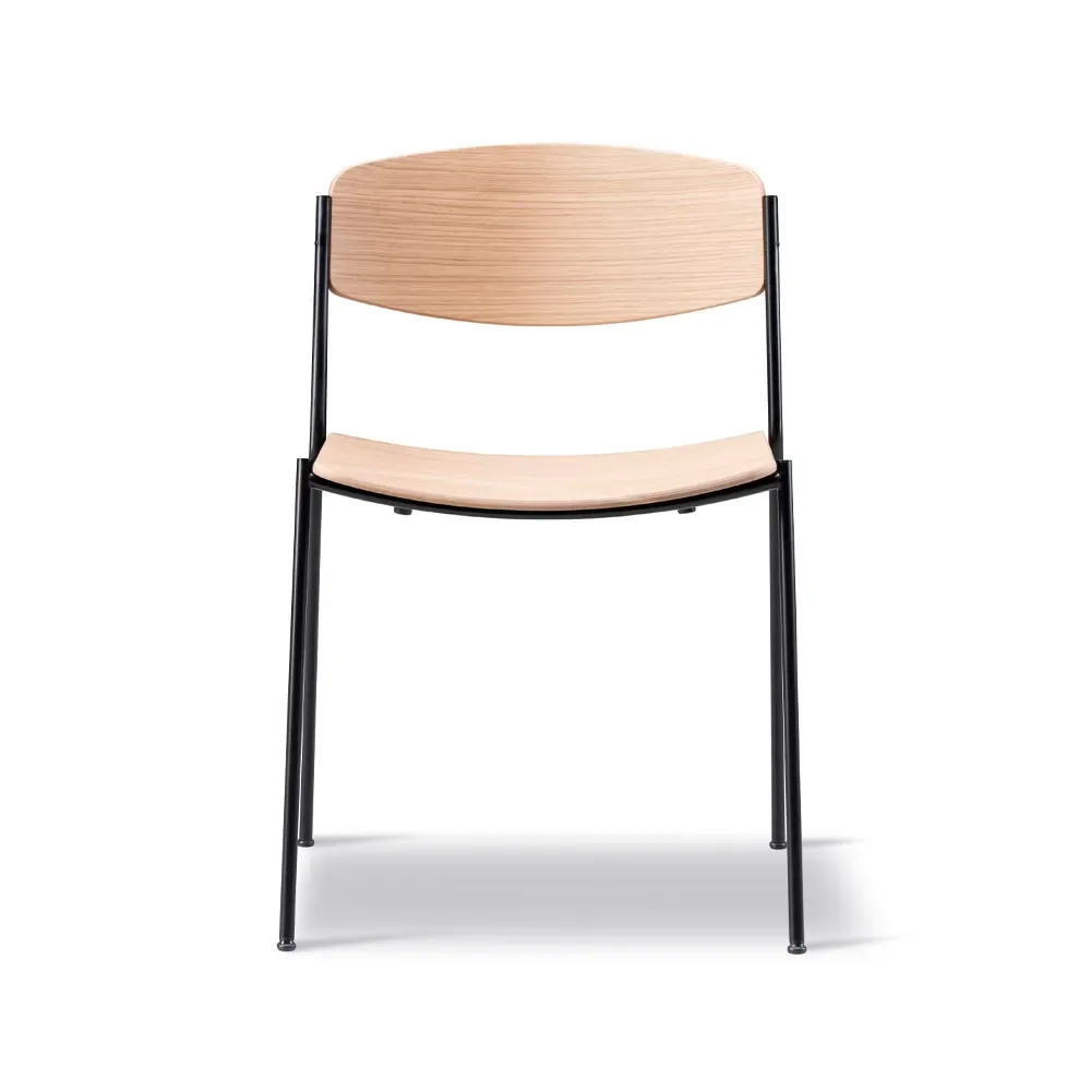 Fredericia Furniture Lynderup 3080 stol Lackerad ek-svart stålstativ