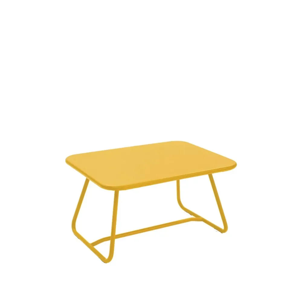 Fermob Sixties bord Honey (gul)