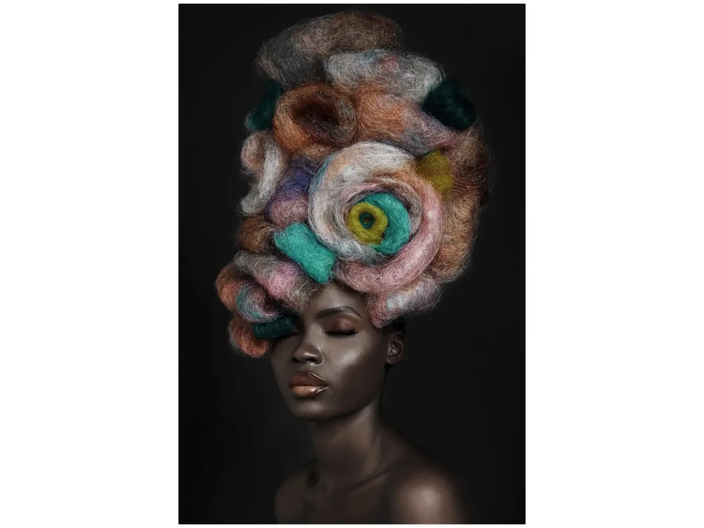 image LAND Digitaldruck auf Glas Dunkle Schönheit mit Filz-Turban | Schubiger Möbel
