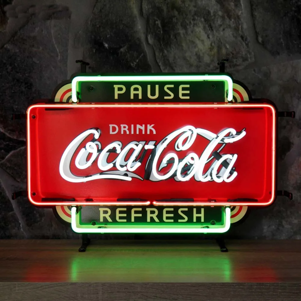Neonskylt Coca Cola Refresh med bakgrund