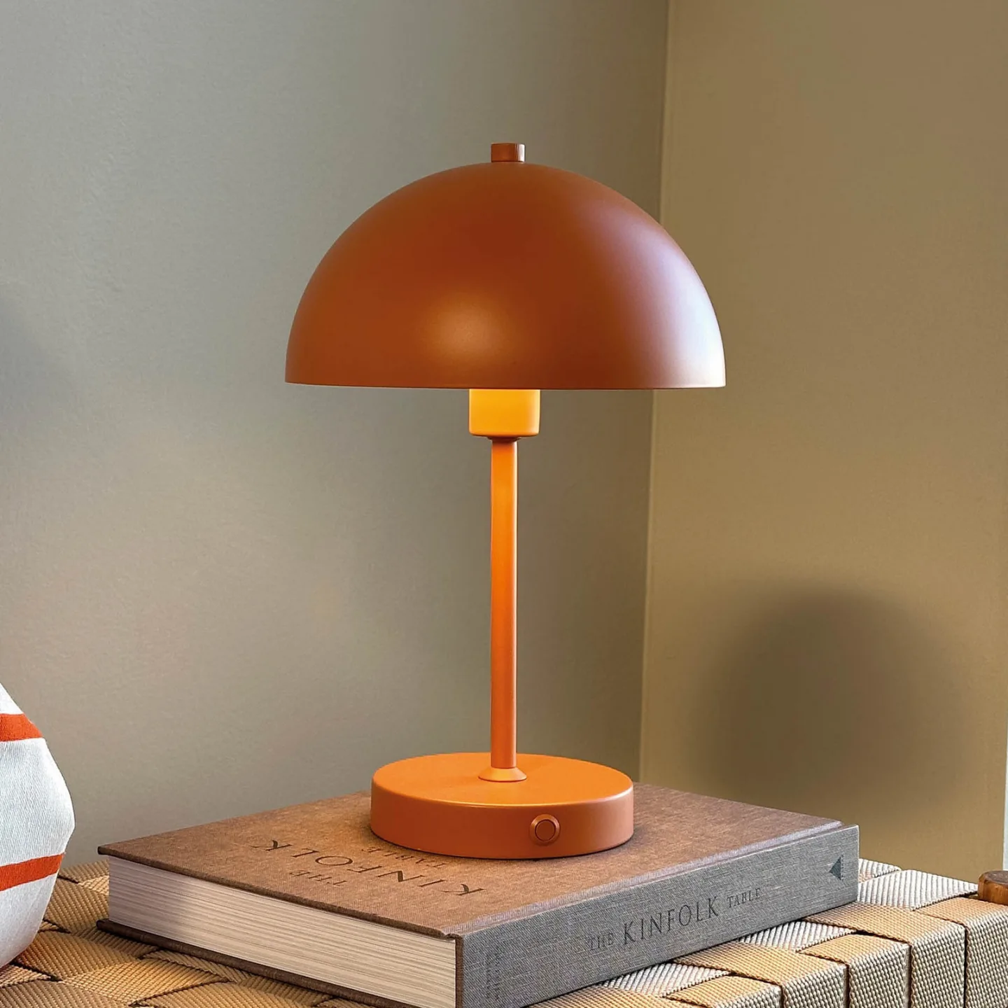 Stockholm Portable Bordlampe Terracotta - Dyberg Larsen - Stue - Skandinavisk - Metal - Med skærm