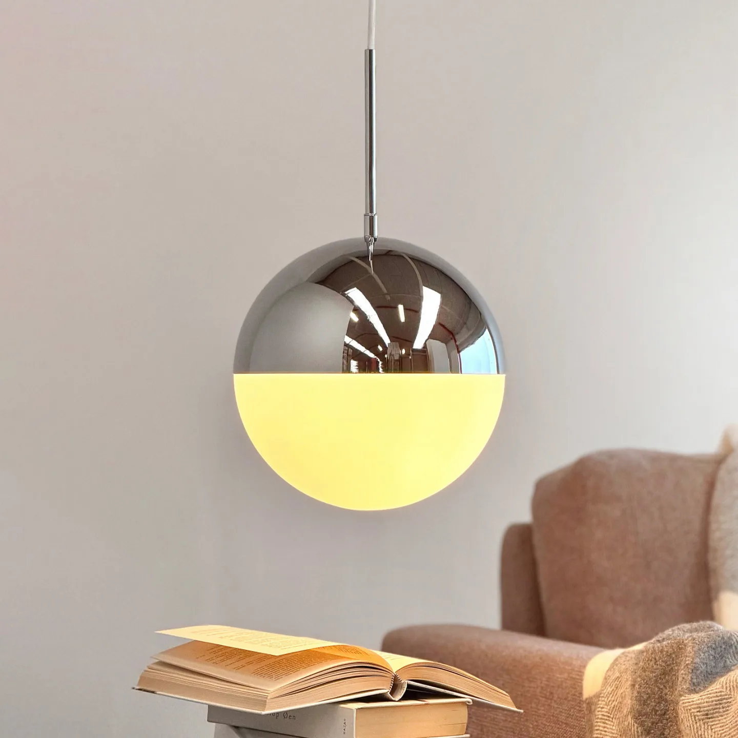 Nova D25 Hängeleuchte, opal/chrom, Metall - Dyberg Larsen - Wohnzimmer - Skandinavisch - Rund
