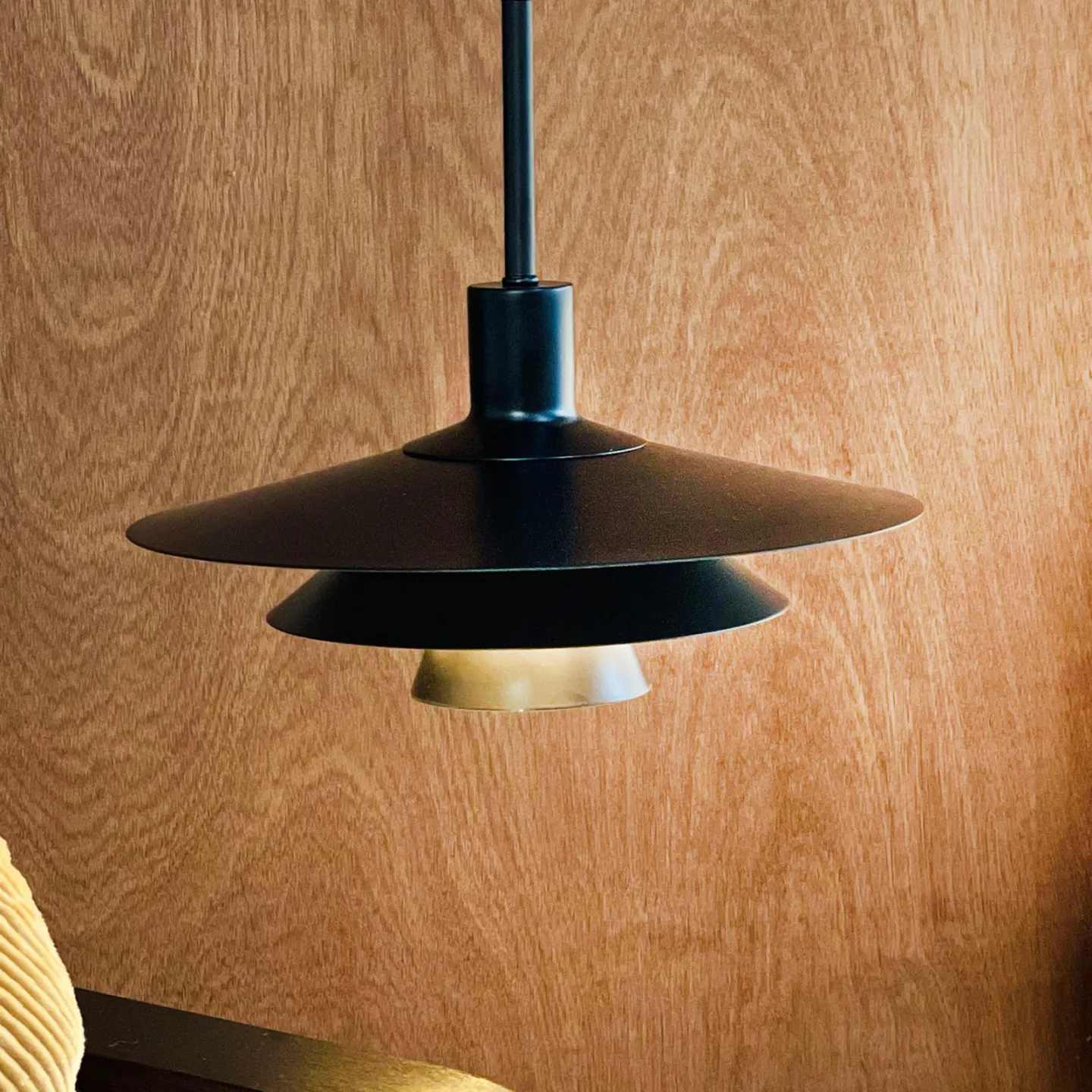 KAY Pendelleuchte Ø30 Schwarz - DybergLarsen Dyberg Larsen - Wohnzimmer - Design - Metall - Mit Schirm