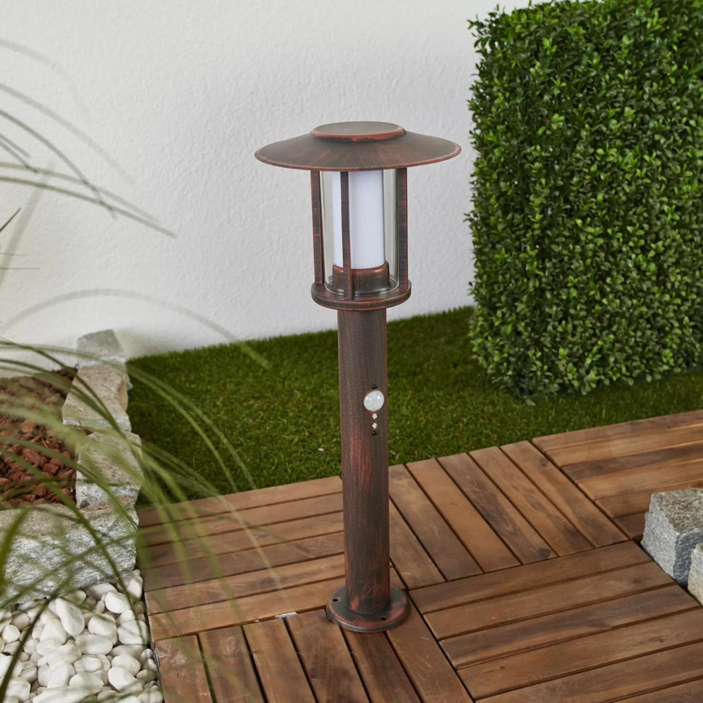 Pavlos LED Gartenleuchte w/Sensor Rust - Lindby - Terrasse - Landhaus / Rustikal - Metall - Einflammig