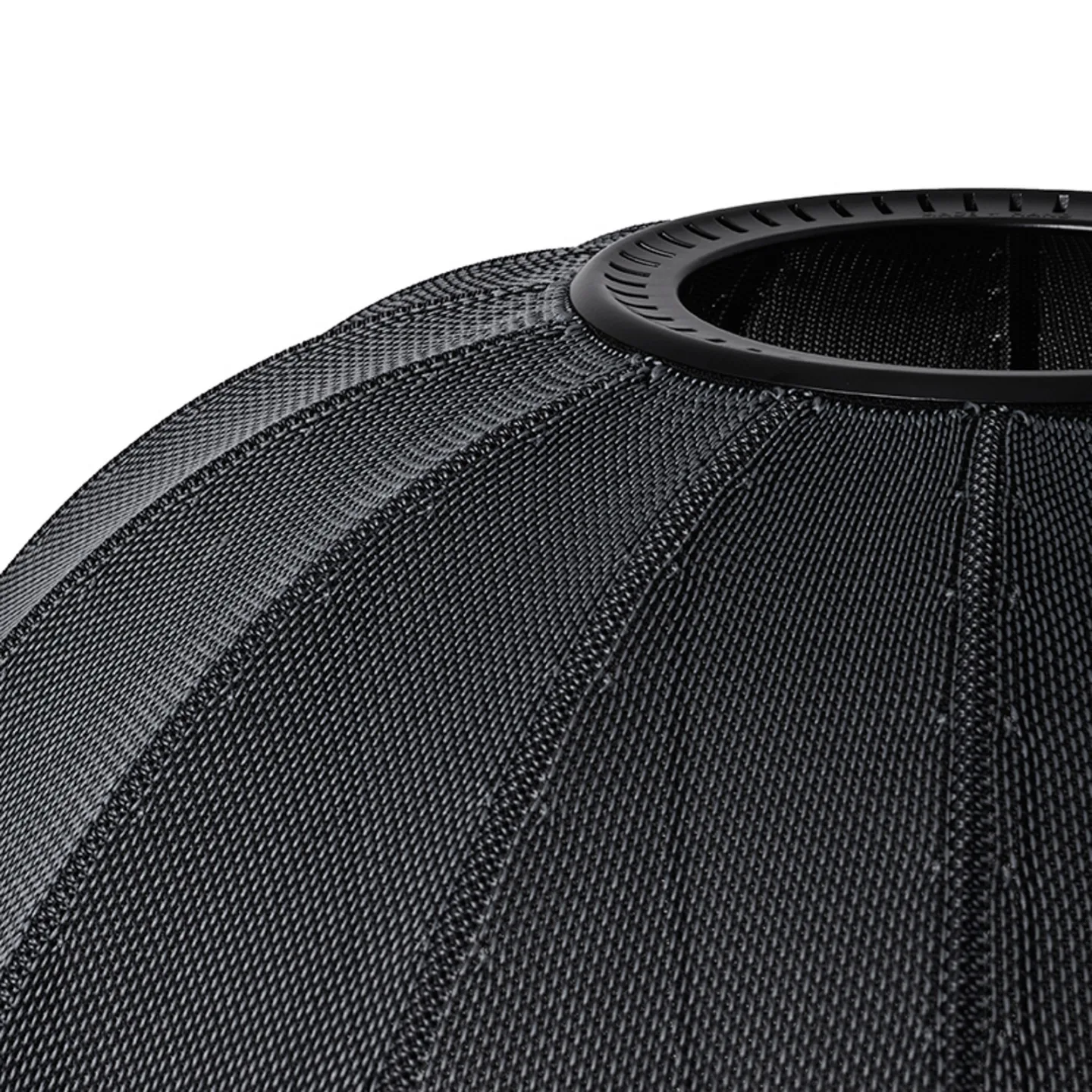 Knit-Wit 75 Round Taklampa Svart - Made By Hand - Aluminium