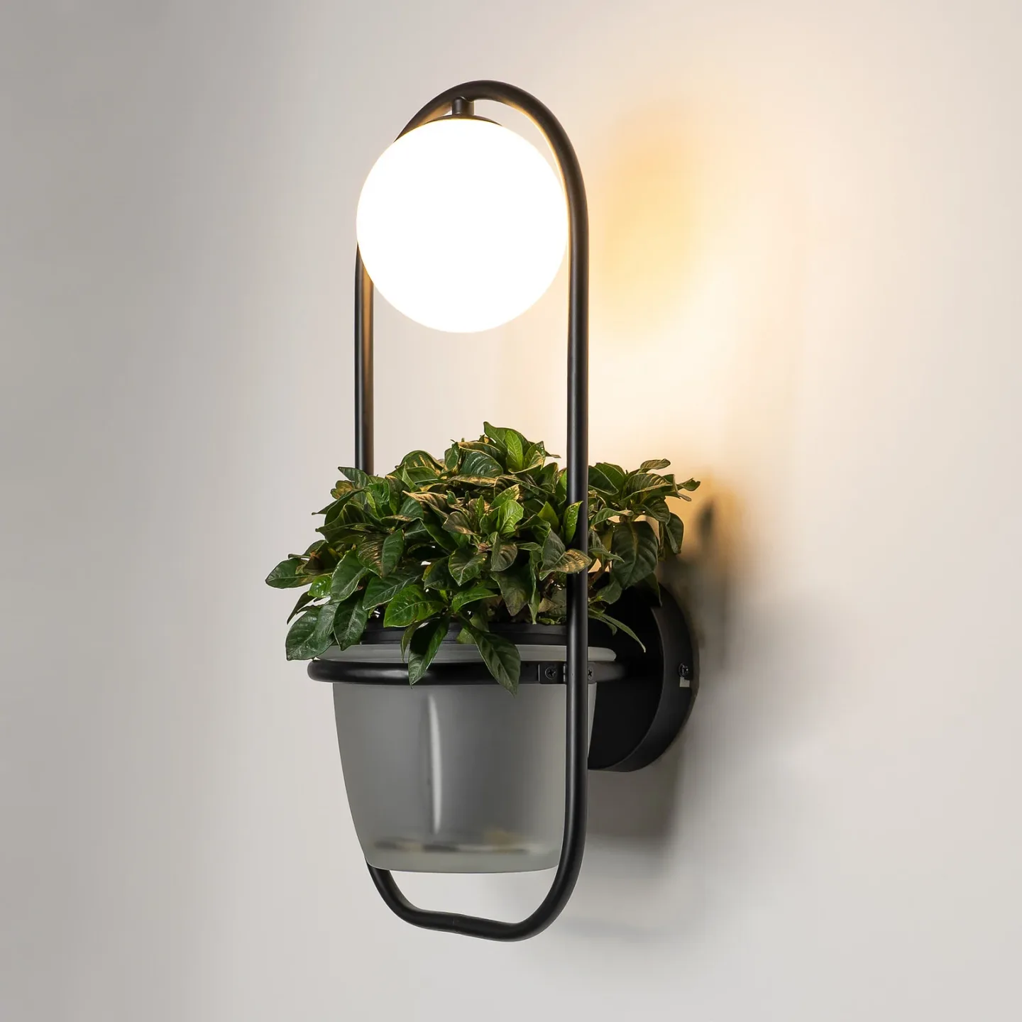 Orna Wandleuchte Black/Opal - Lindby - Wohnzimmer - Modern - Metall - Einflammig