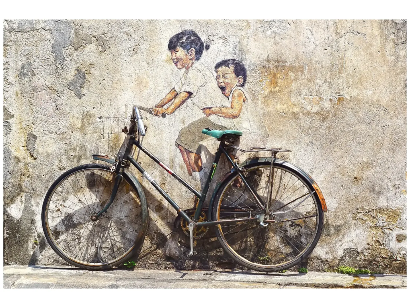 image LAND Digitaldruck auf Glas Street Art mit Fahrrad | Schubiger Möbel