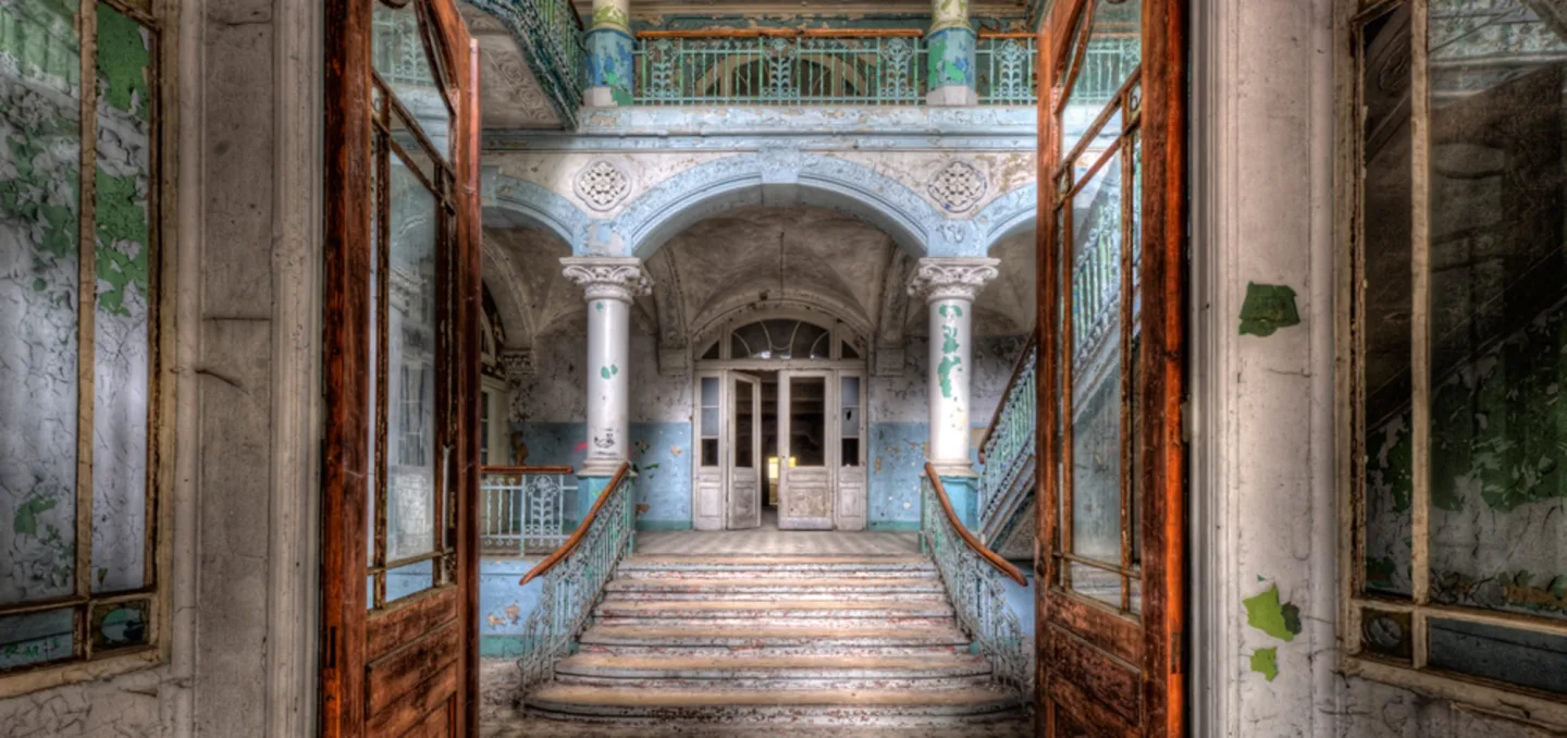 image LAND Alubild Lost Place Treppe 2 | Schubiger Möbel